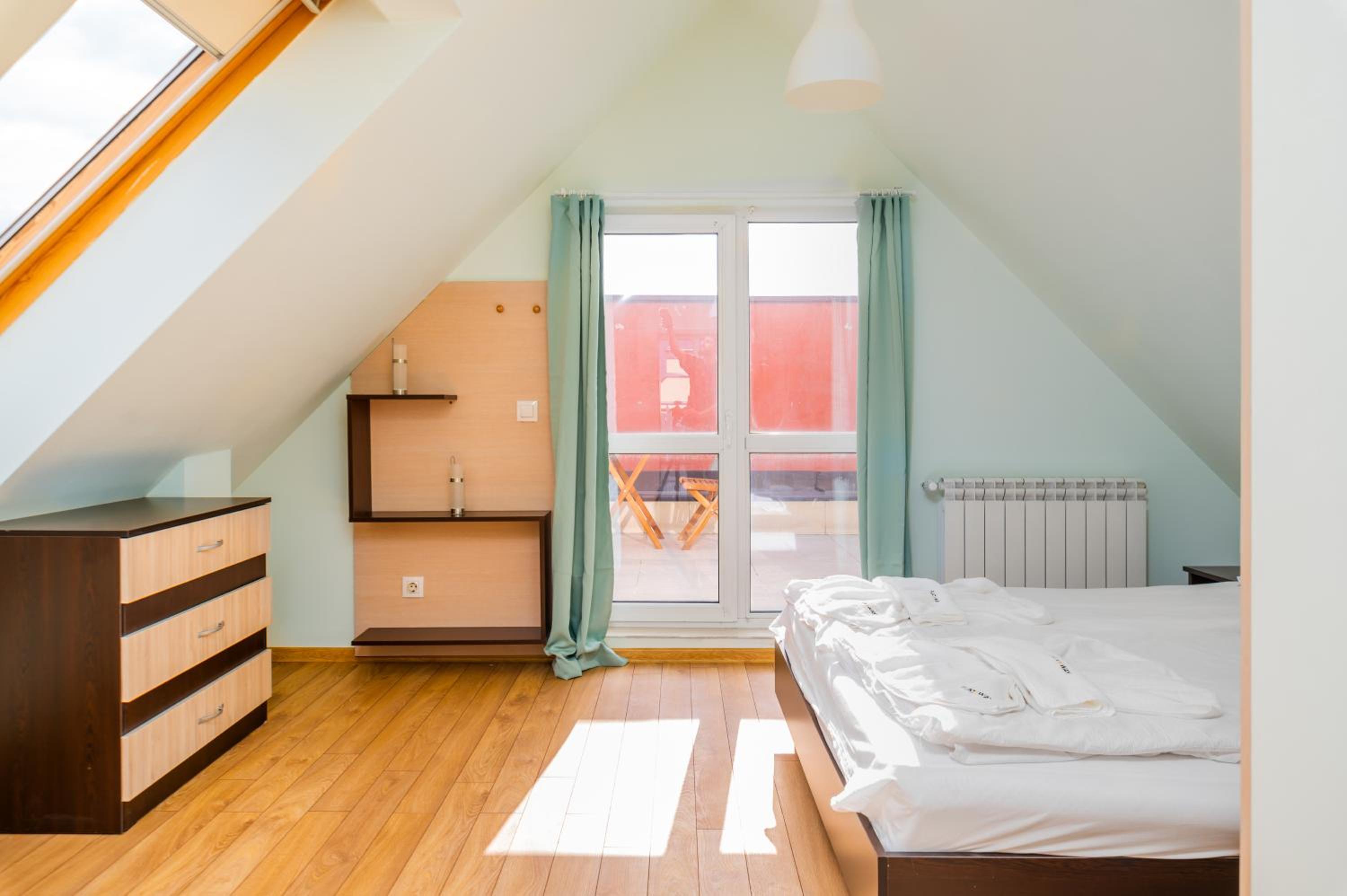 *The Eyrie* 1-BD Lovely Maisonette