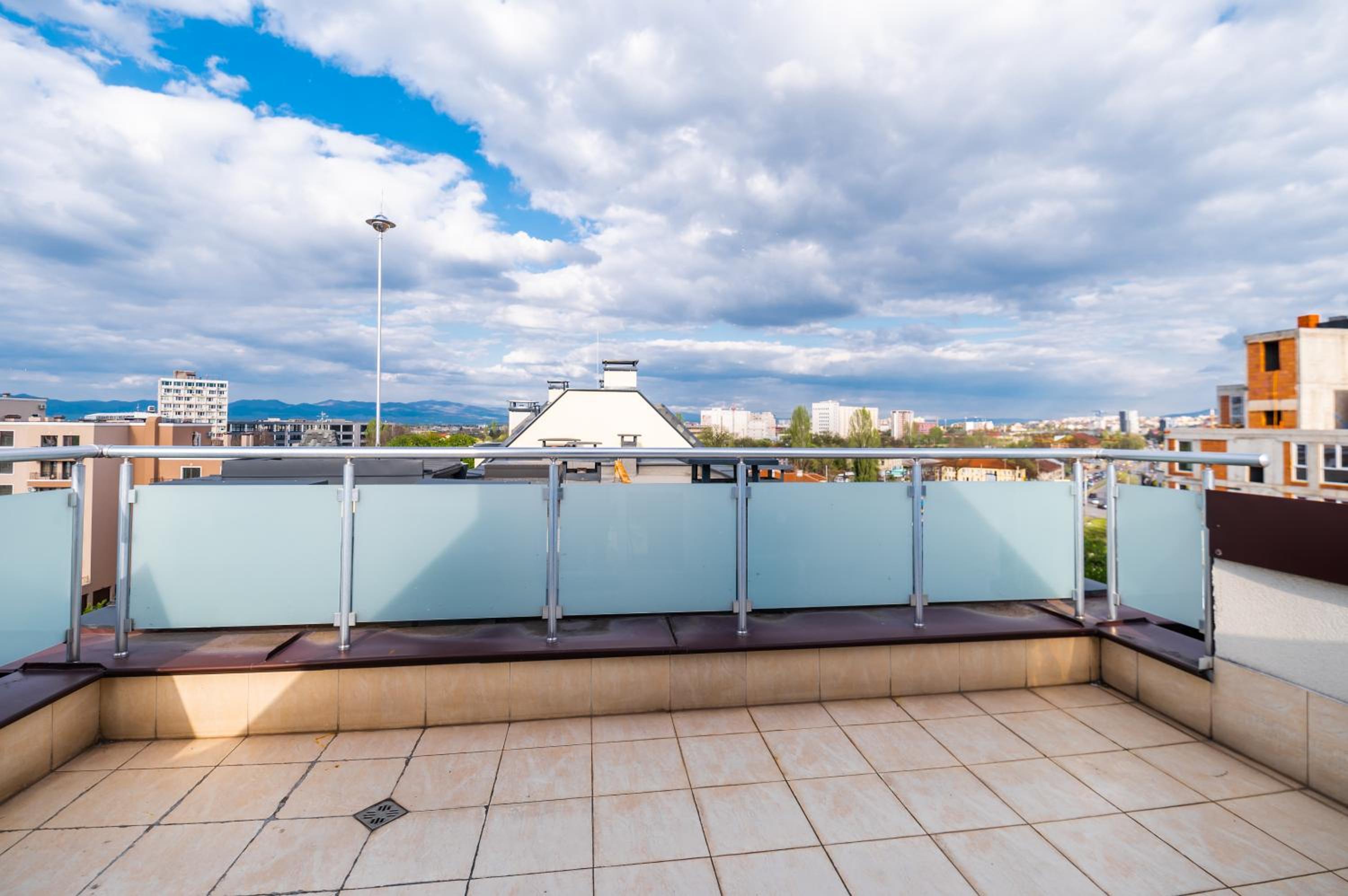 *The Eyrie* 1-BD Lovely Maisonette