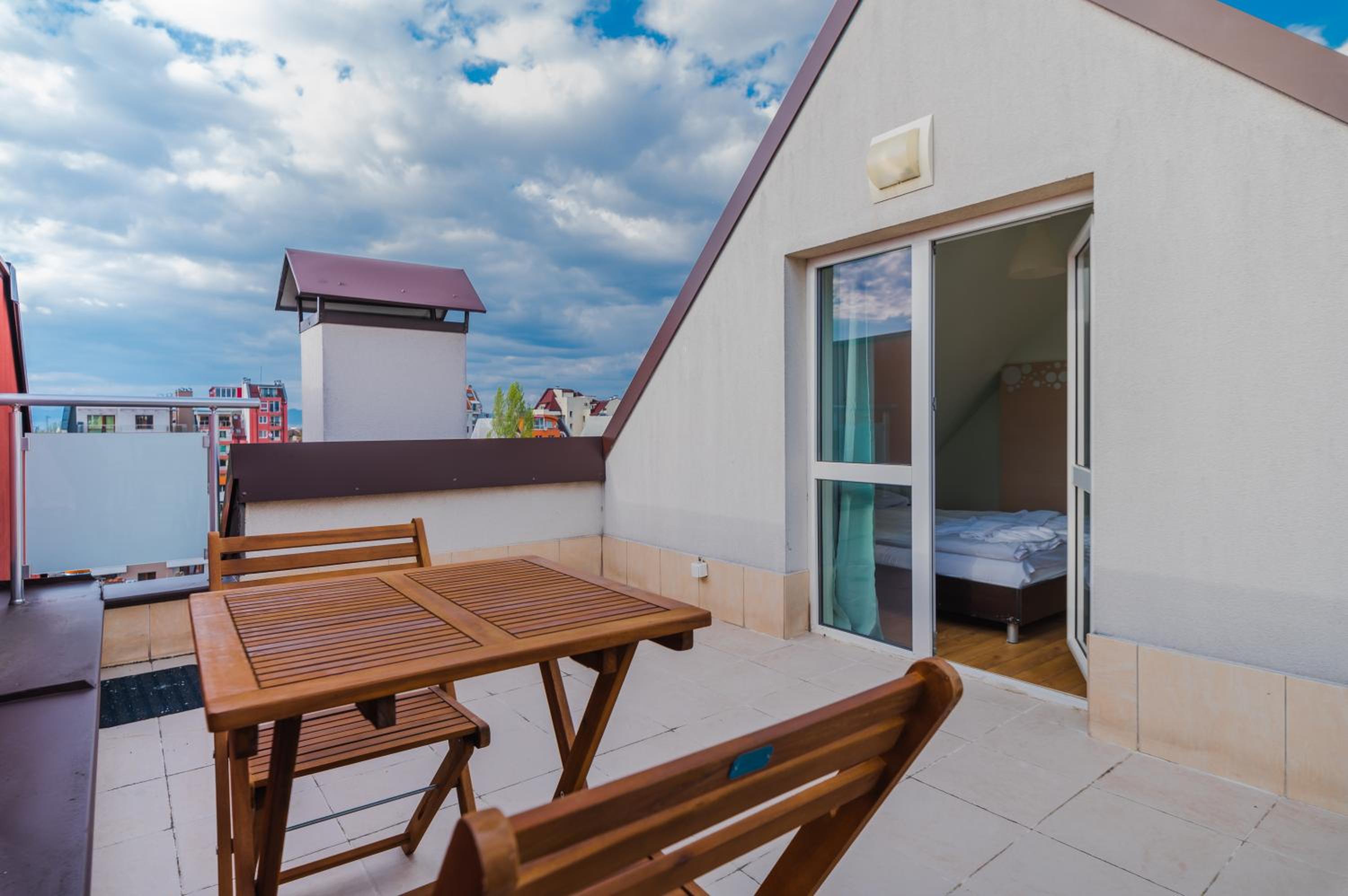 *The Eyrie* 1-BD Lovely Maisonette