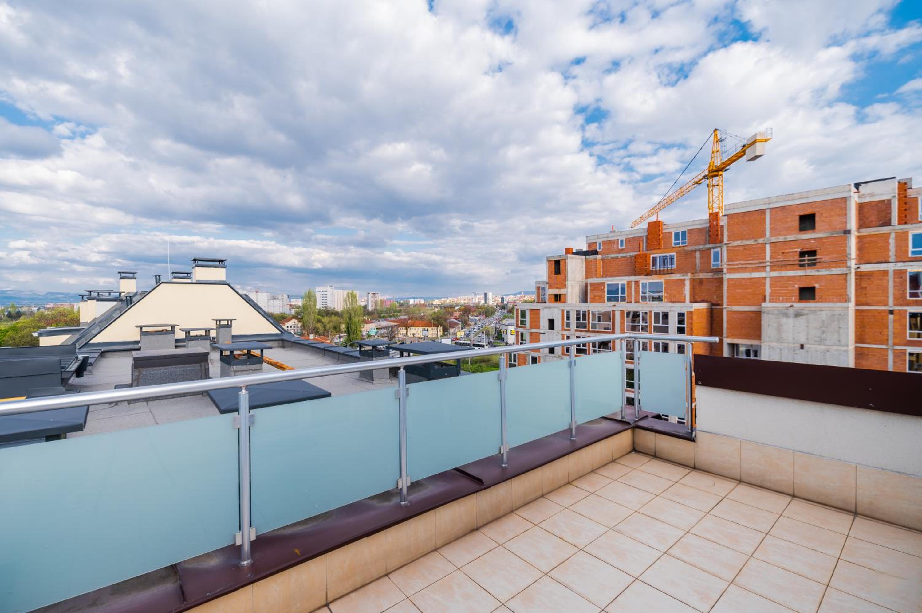*The Eyrie* 1-BD Lovely Maisonette
