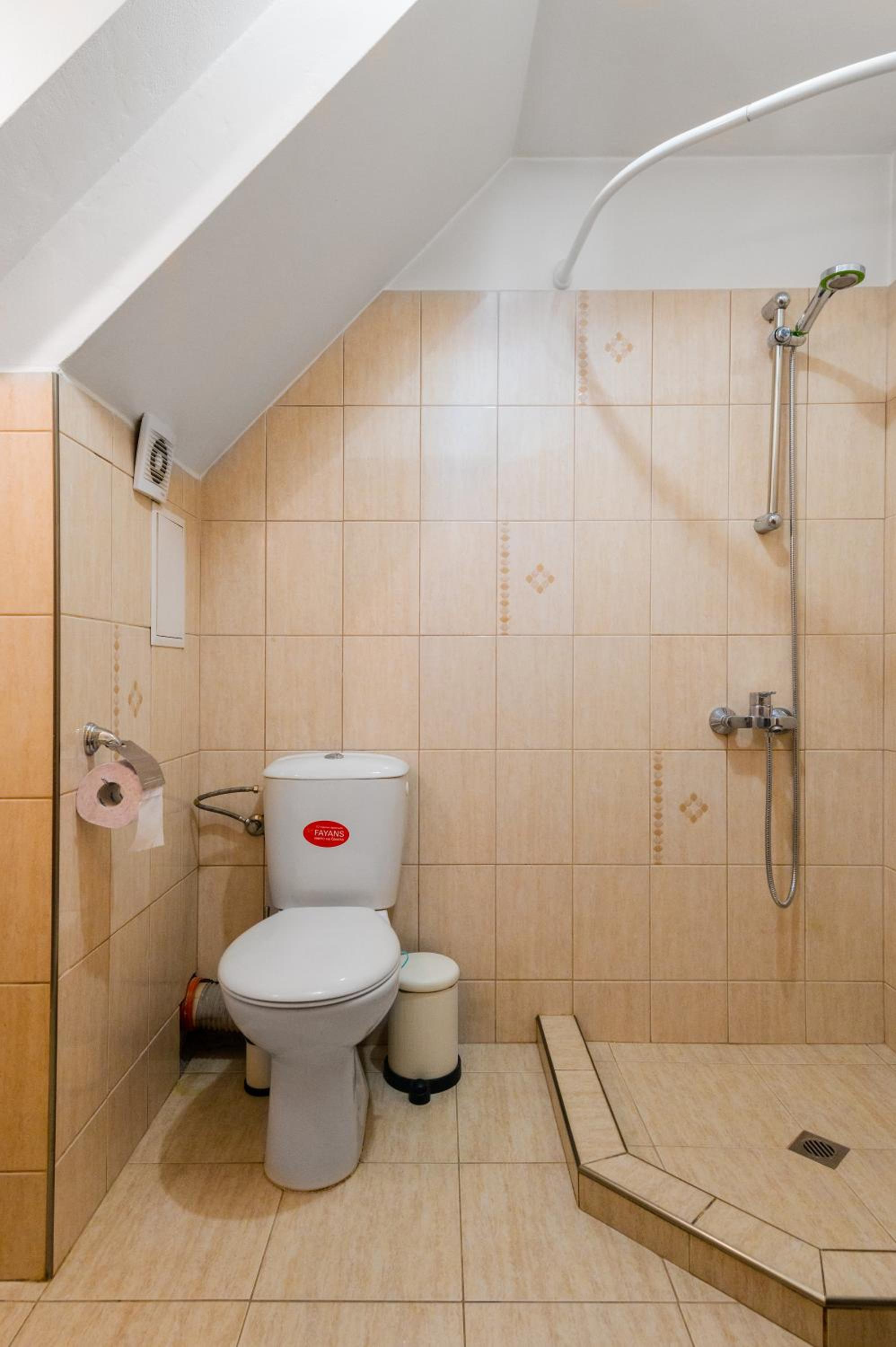 *The Eyrie* 1-BD Lovely Maisonette