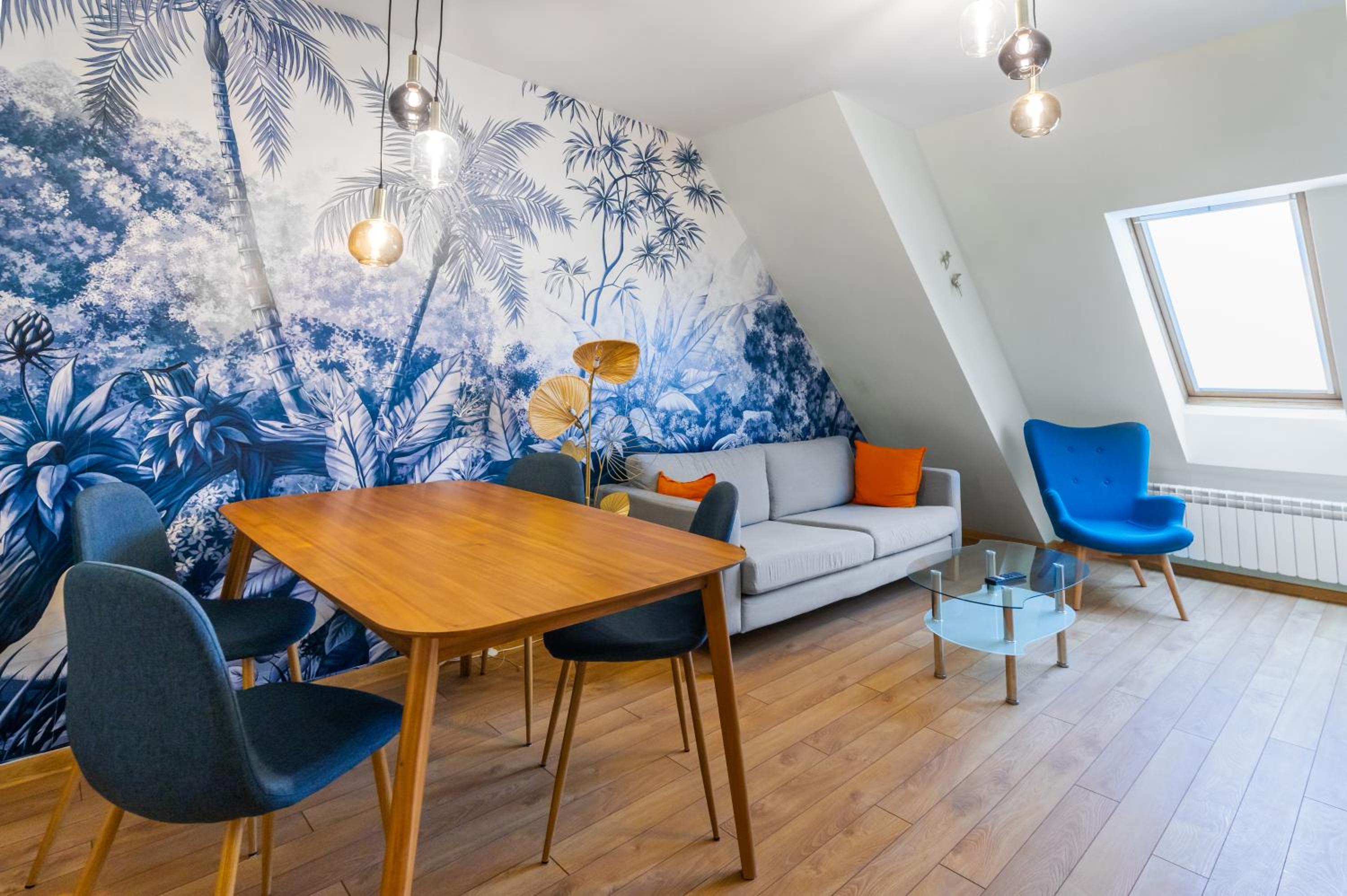 *The Eyrie* 1-BD Lovely Maisonette