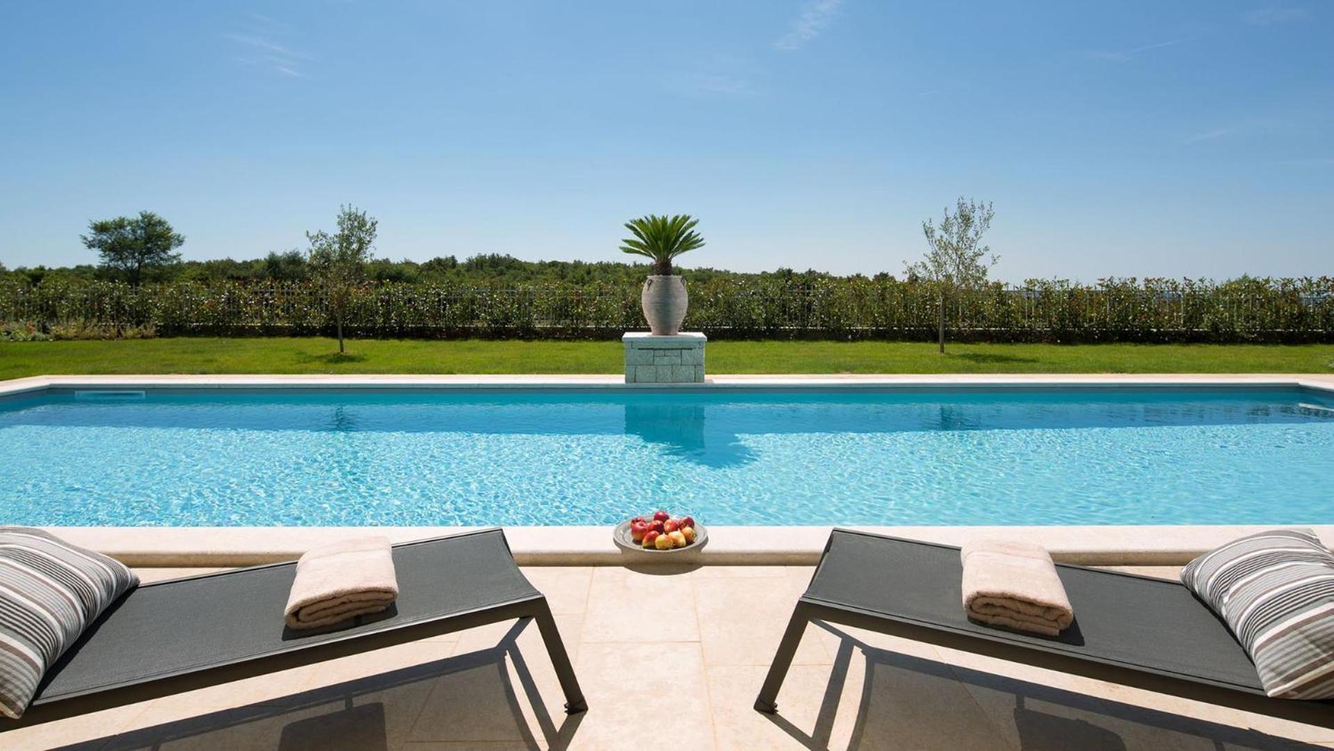 An elegant countryside holiday home in Kanfanar view 5