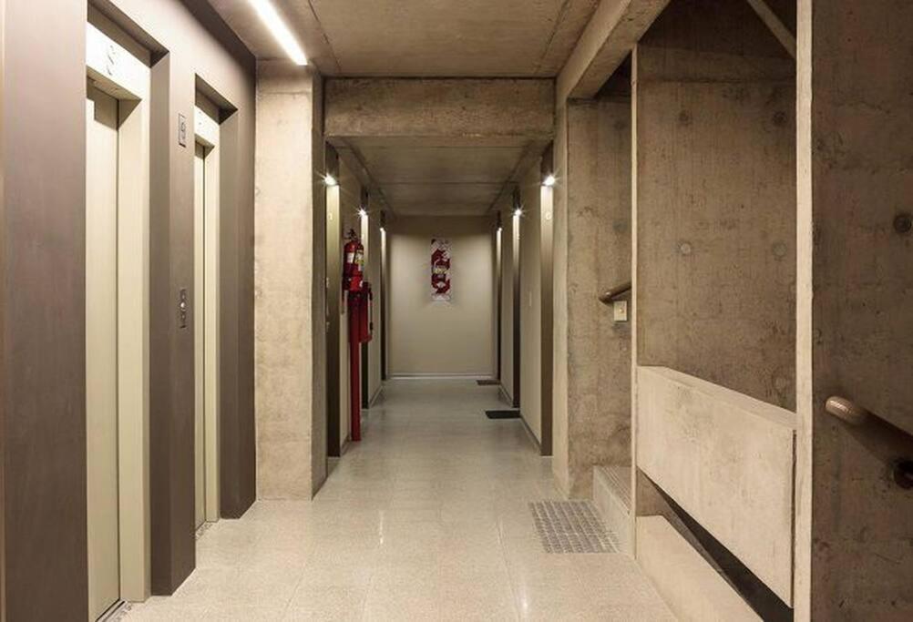 Monoambiente amoblado con cochera privada