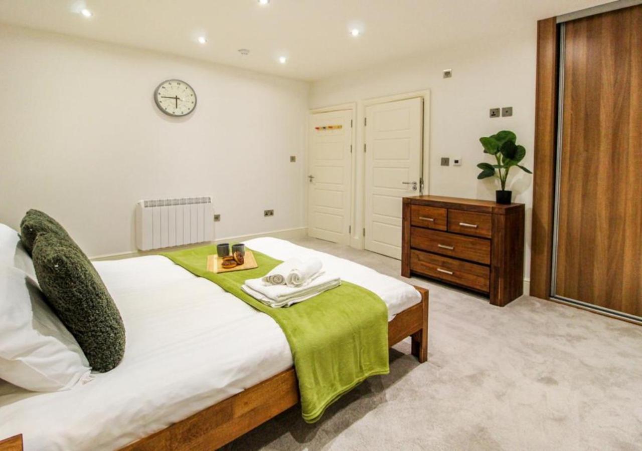 Beautiful Three Bed Flat in Nottingham City Centre view 4
