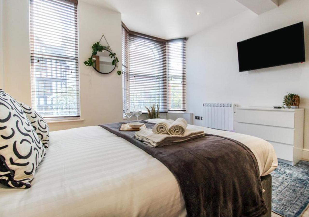 Beautiful Three Bed Flat in Nottingham City Centre view 5