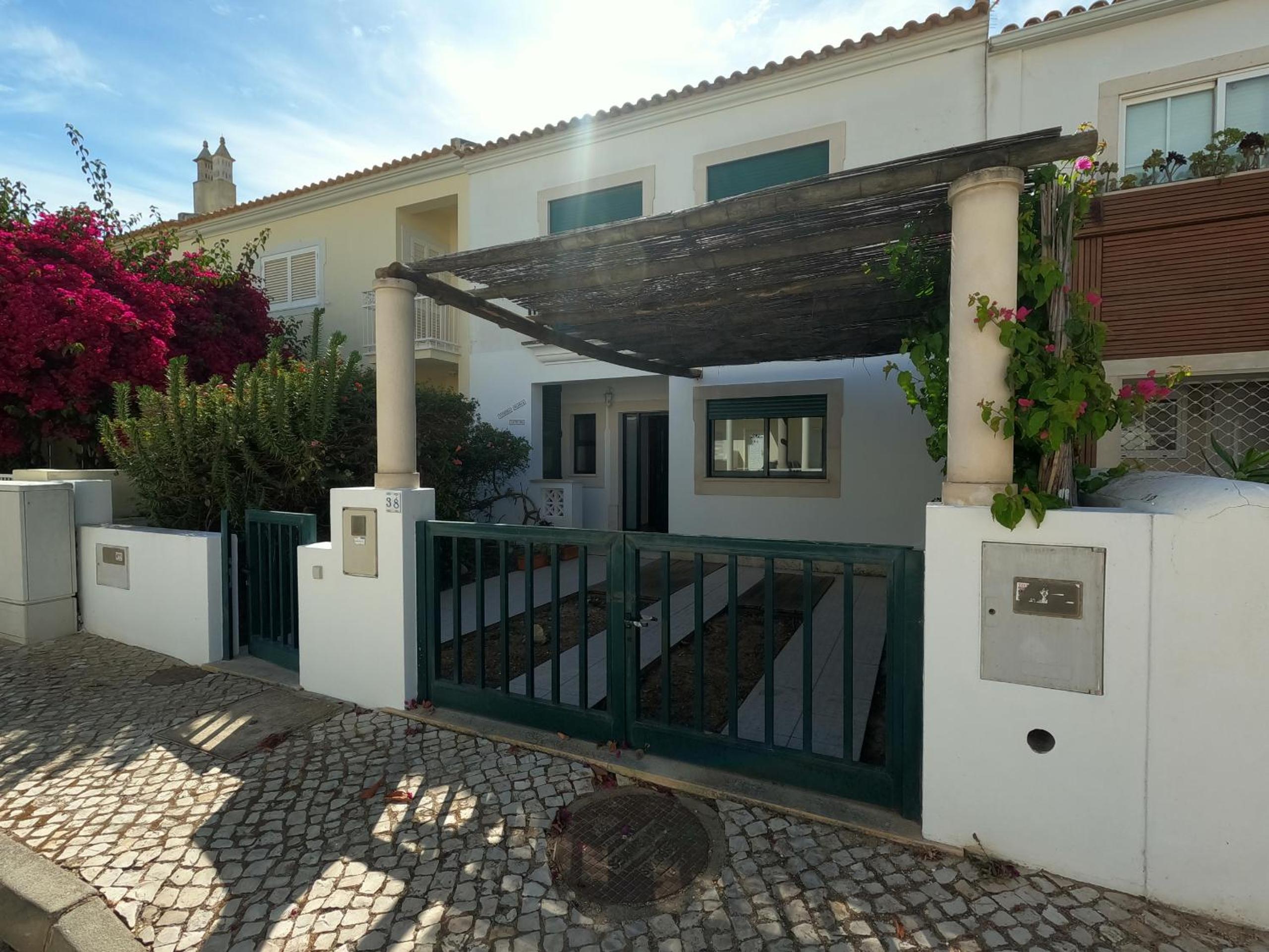 Algarve, 4 Bedrooms Independent House, Pêra view 2