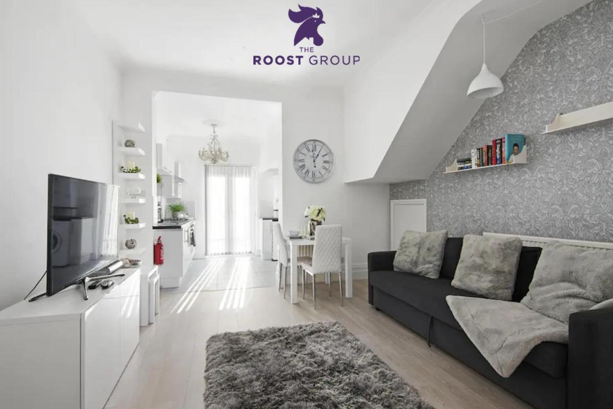 The Roost Group - Stylish Apartments view 5