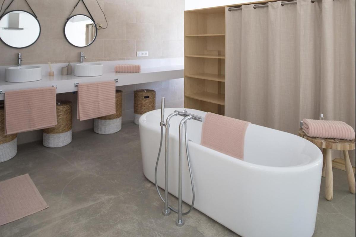 Ocean Suite with heated pool by SunHousesCanarias