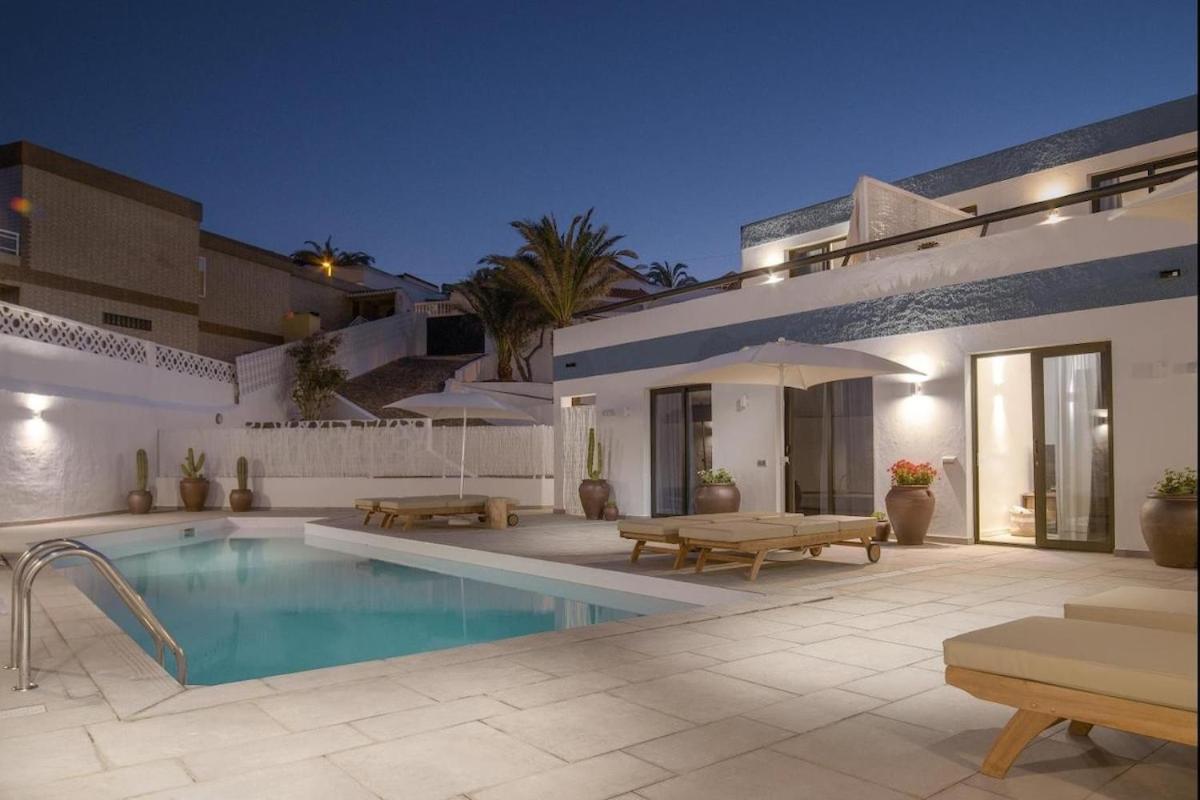 Ocean Suite with heated pool by SunHousesCanarias