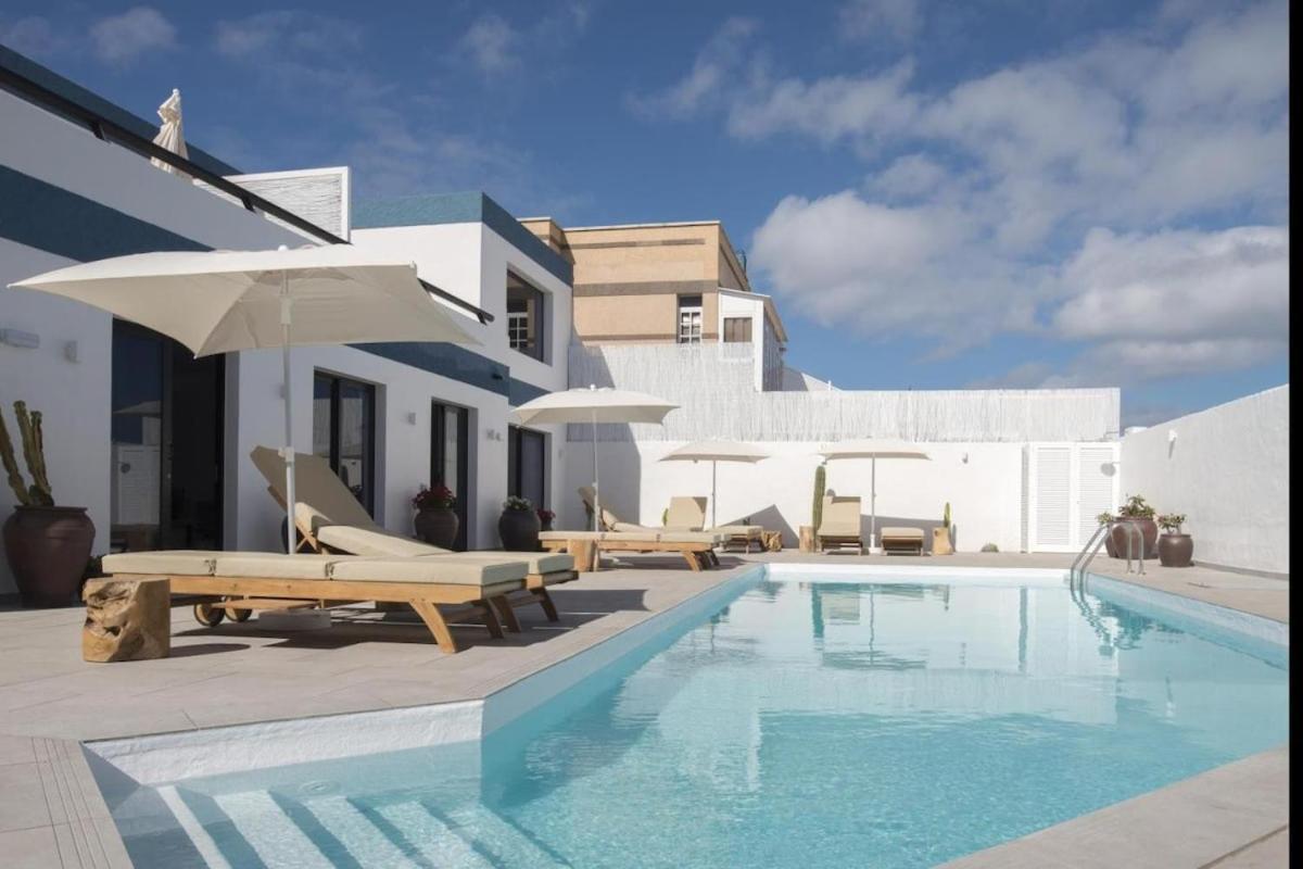 Ocean Suite with heated pool by SunHousesCanarias