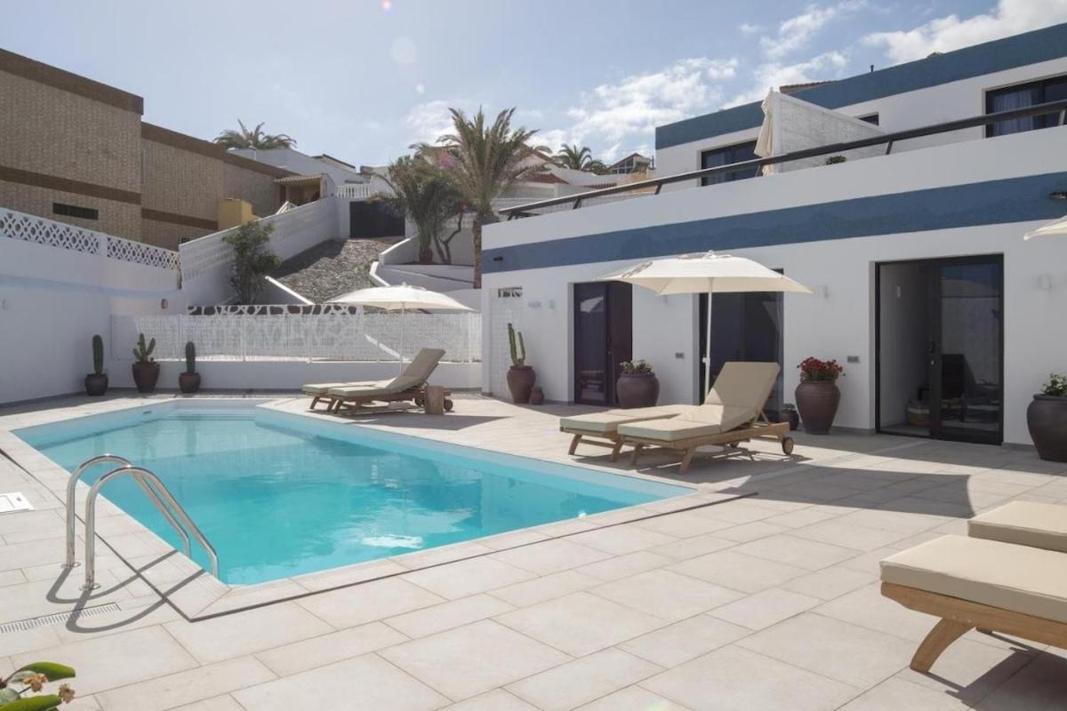 Ocean Suite with heated pool by SunHousesCanarias