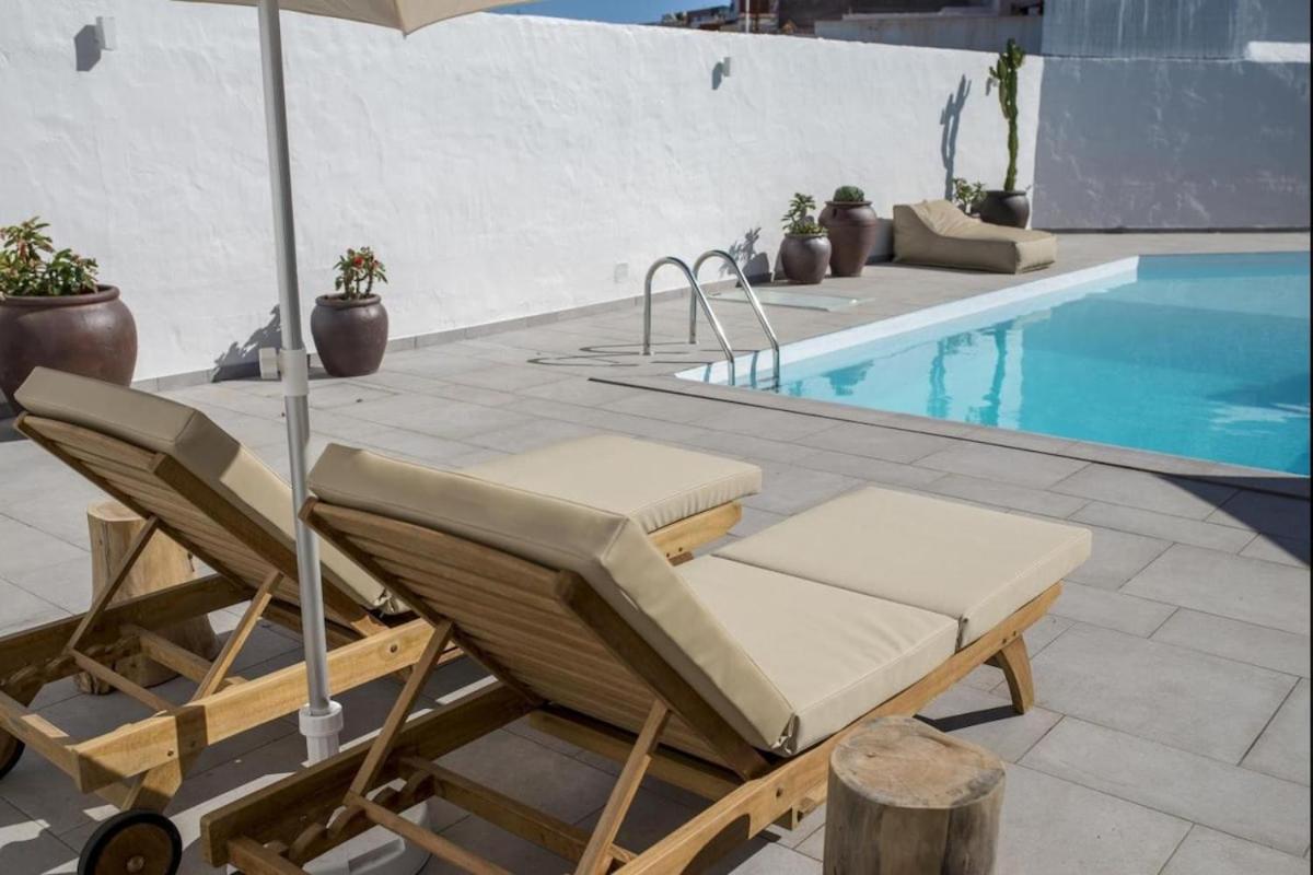 Ocean Suite with heated pool by SunHousesCanarias