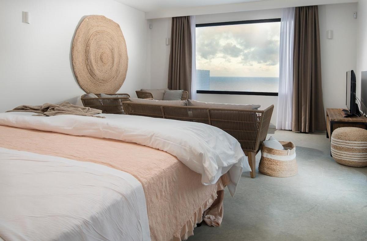 Ocean Suite with heated pool by SunHousesCanarias