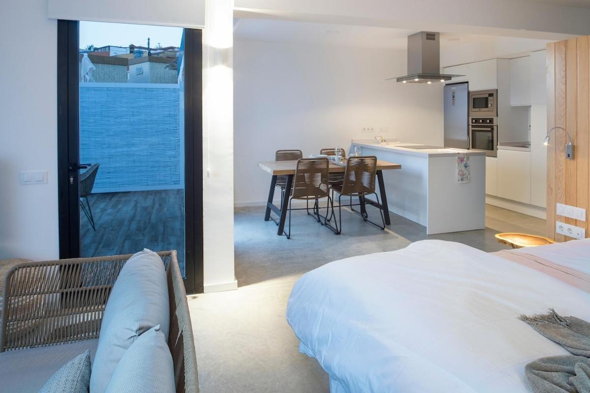 Ocean Suite with heated pool by SunHousesCanarias