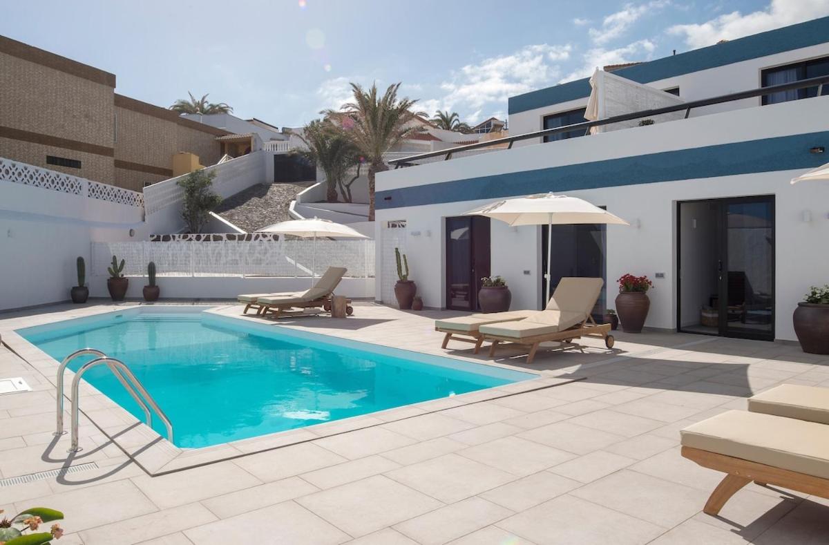 Ocean Suite with heated pool by SunHousesCanarias