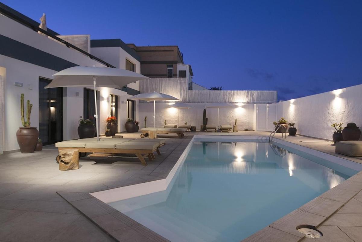 Ocean Suite with heated pool by SunHousesCanarias