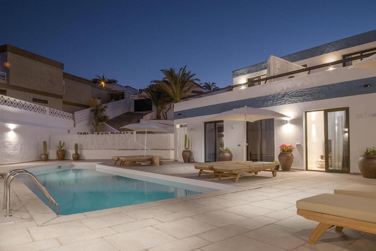 Ocean Suite with heated pool by SunHousesCanarias