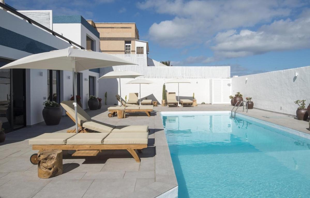 Ocean Suite with heated pool by SunHousesCanarias