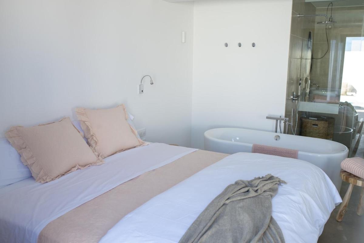 Ocean Suite with heated pool by SunHousesCanarias