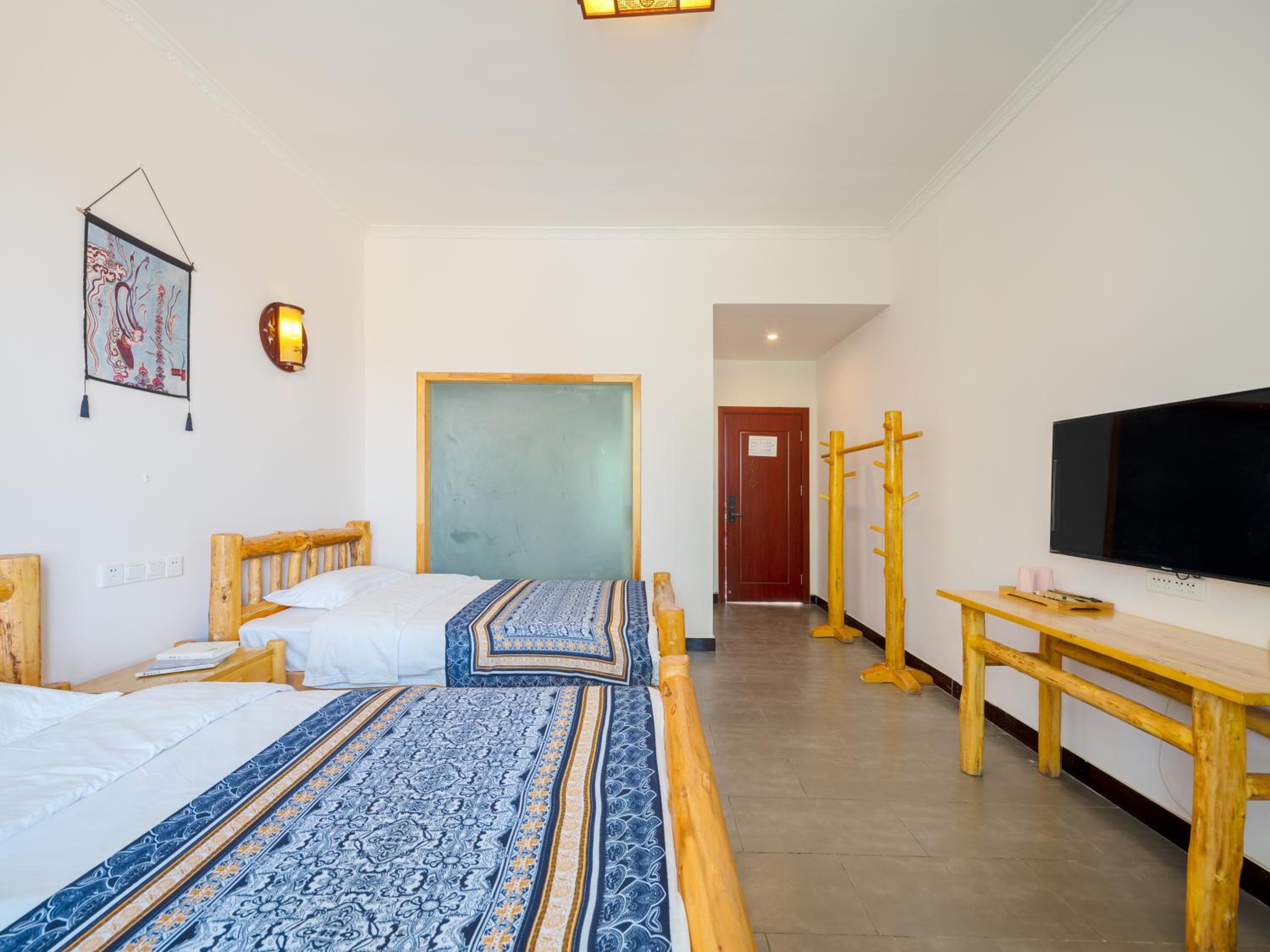 Dunhuang Hu Yang Inn