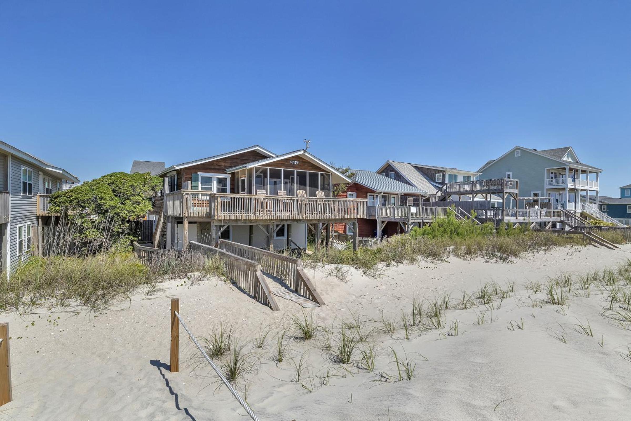 Sea and Stars by Oak Island Accommodations