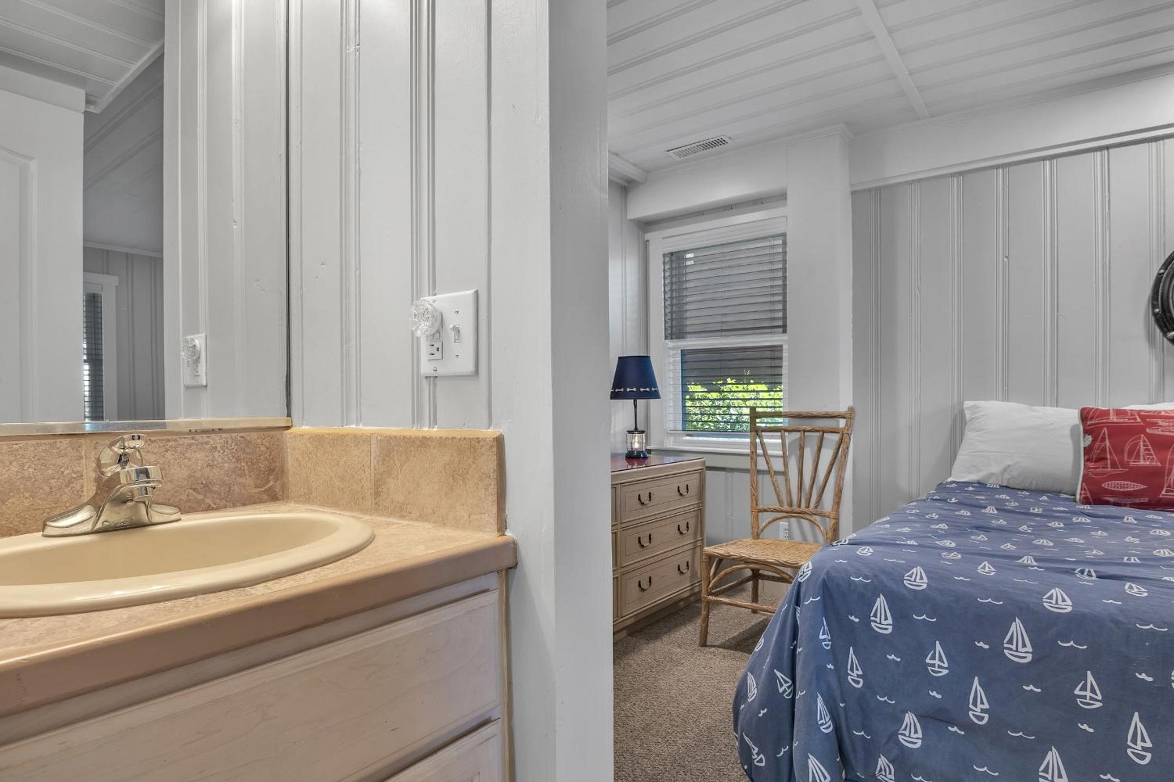 Sea and Stars by Oak Island Accommodations
