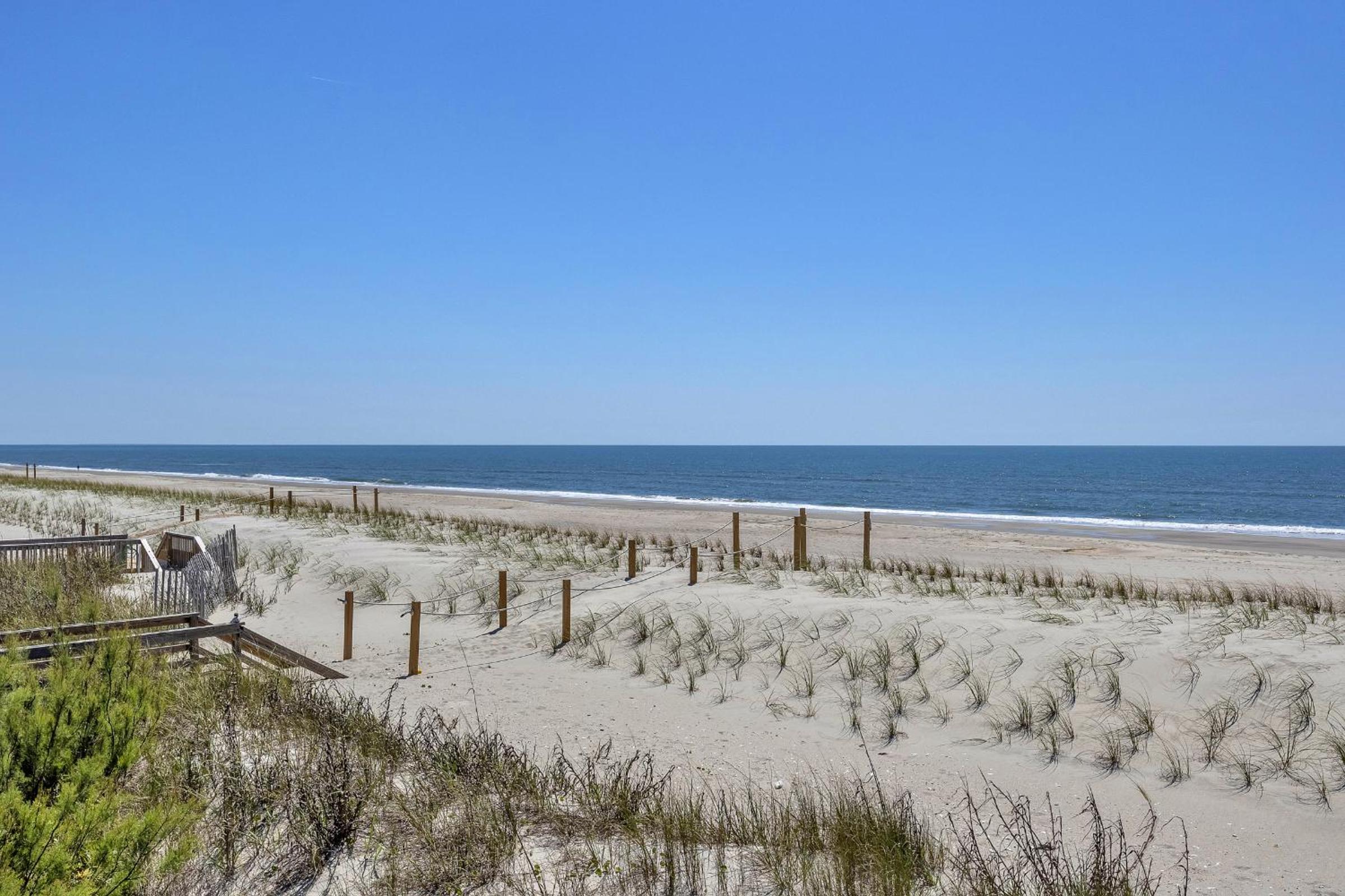 Sea and Stars by Oak Island Accommodations