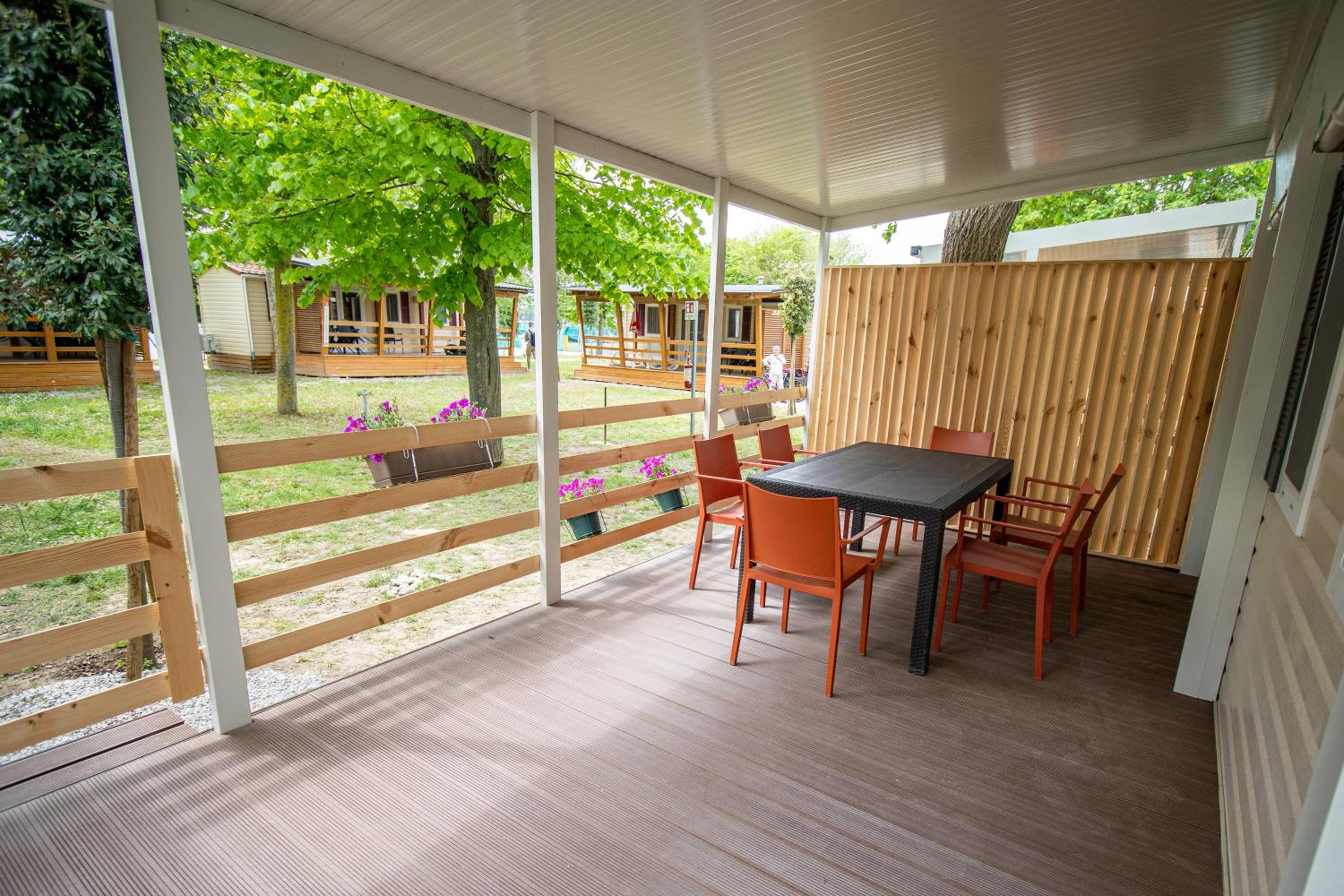 Mobile Home photo 3