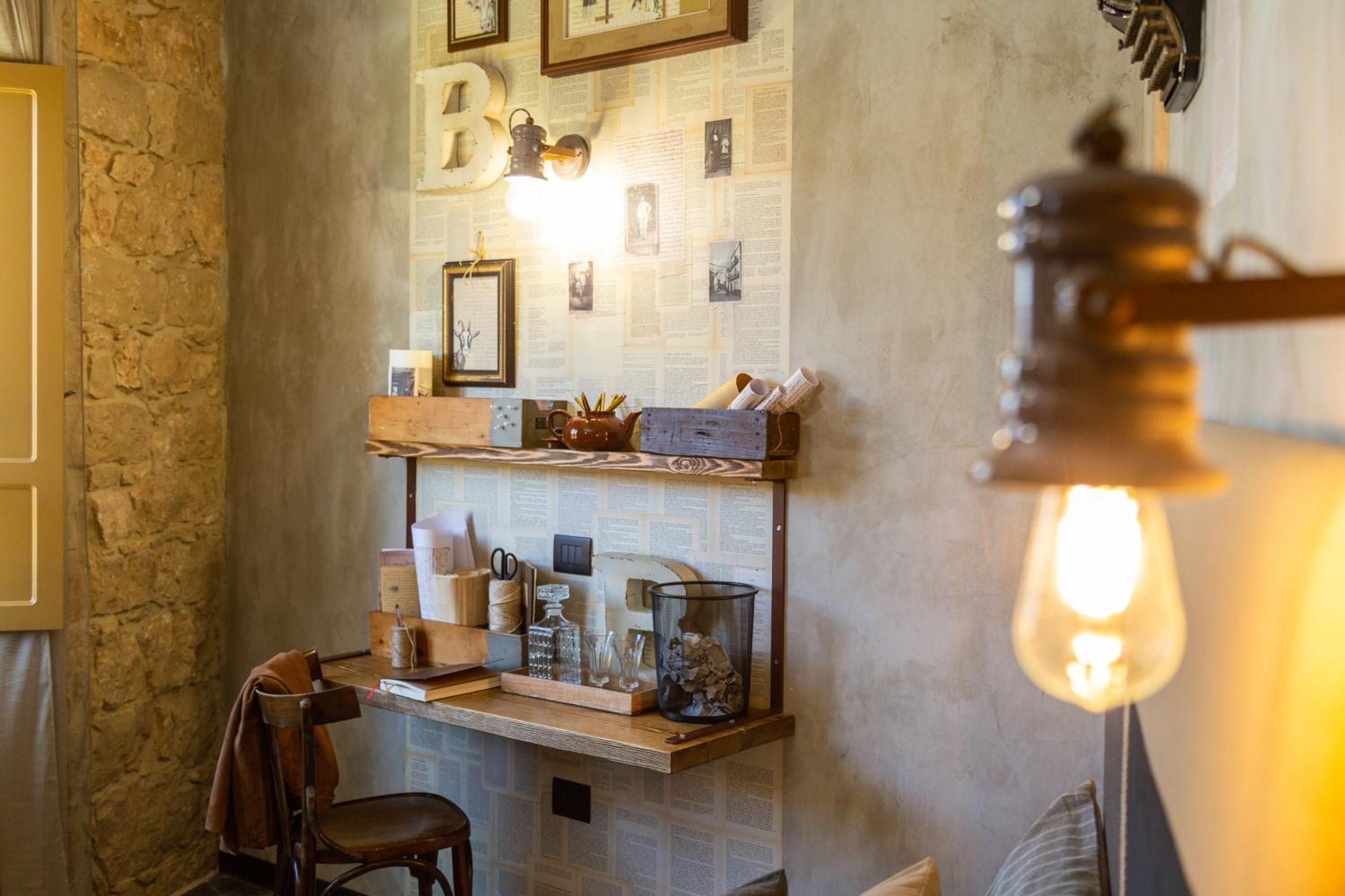 Via Roma Charming Rooms photo 3