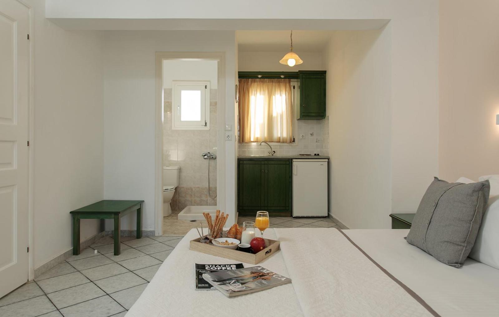 Iades Studios & Apartments