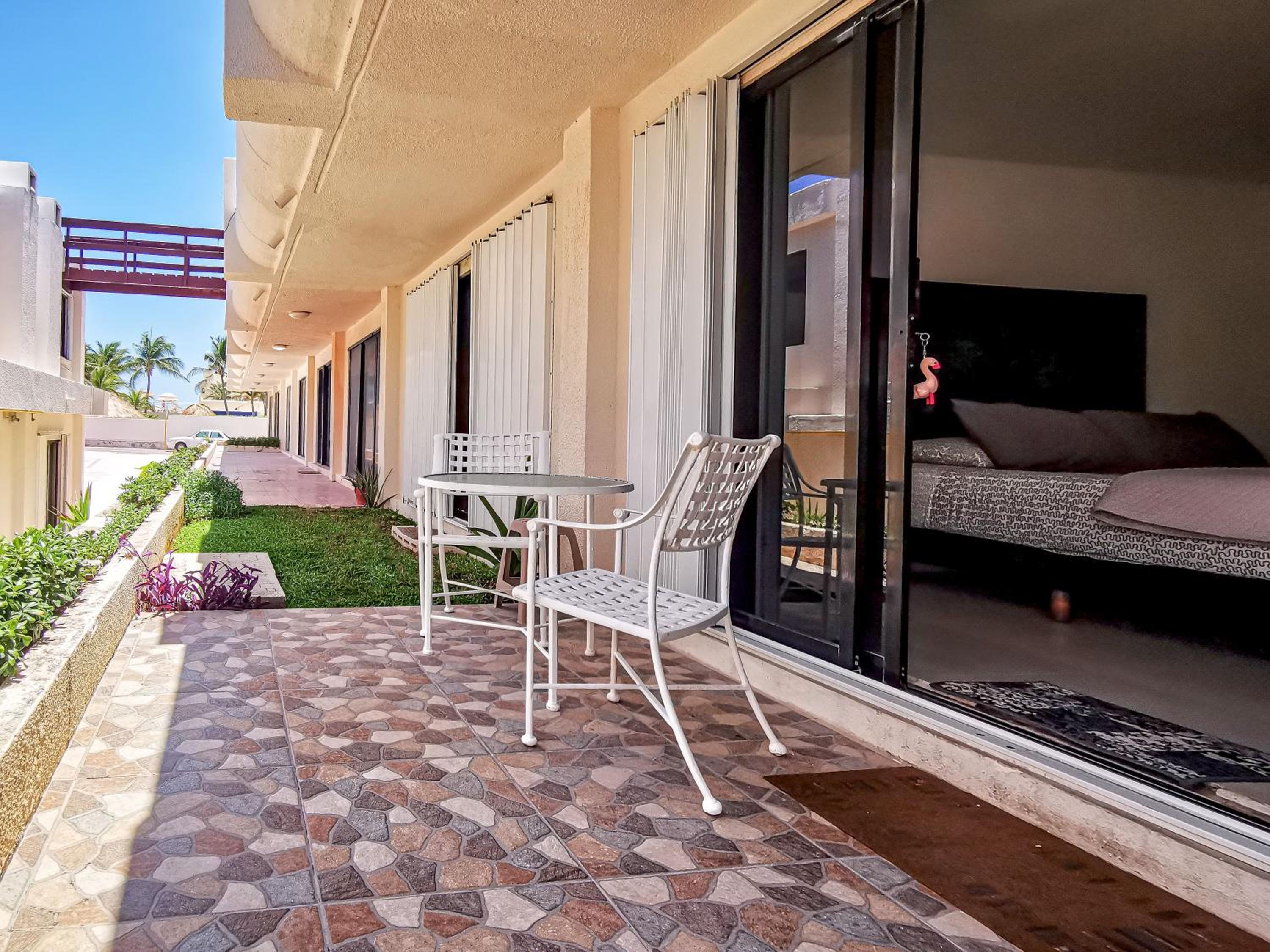 Villa Aurora Beautiful Beachfront Apartment
