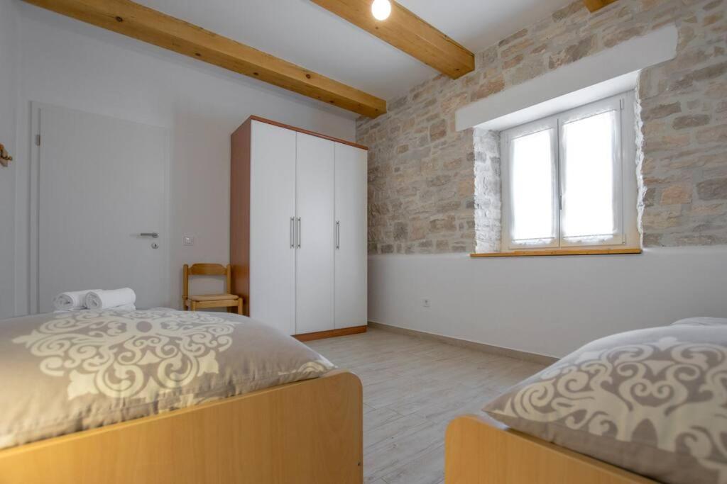 Relaxing house on countryside in central Istria view 4