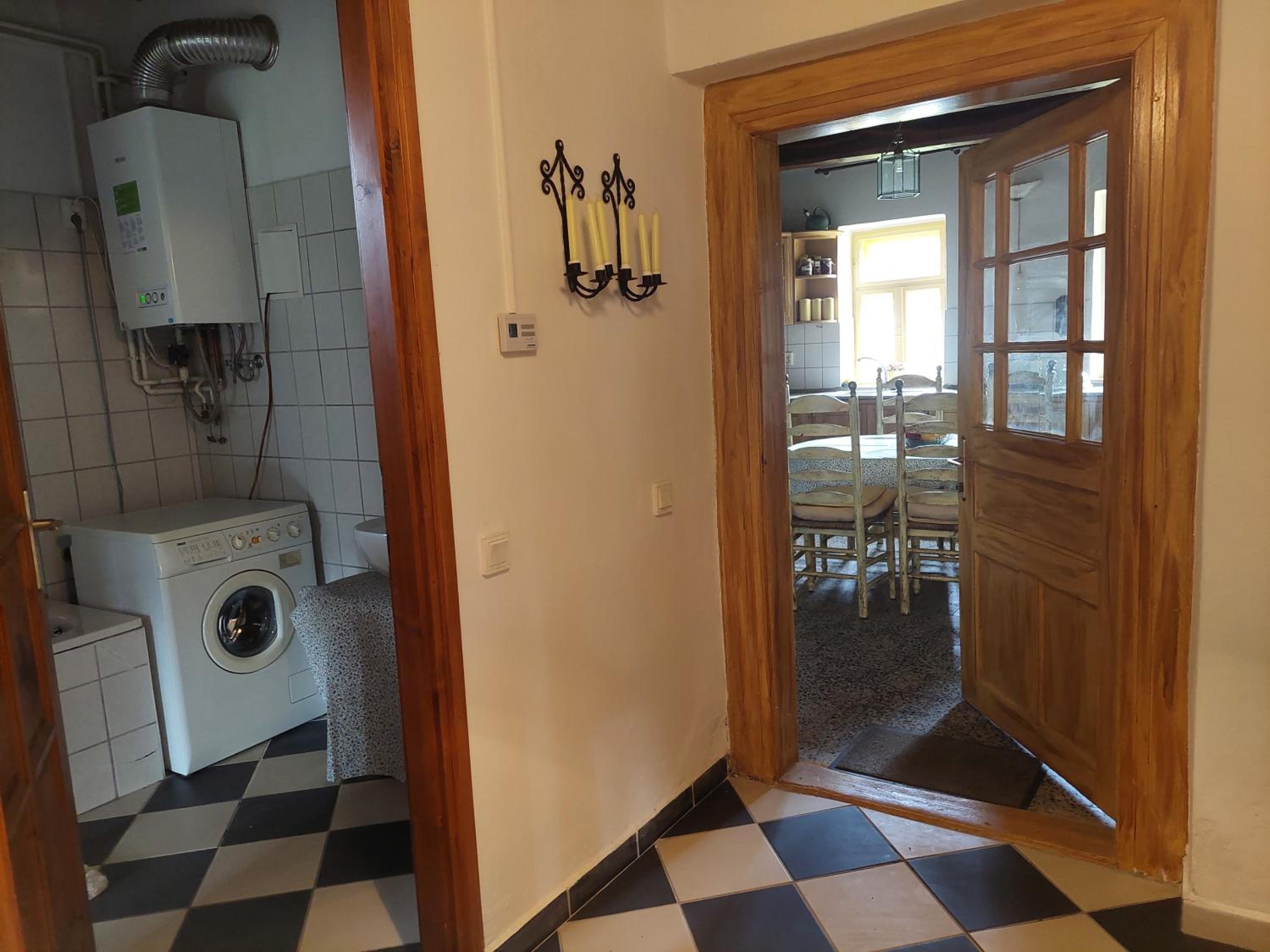 Photo 51