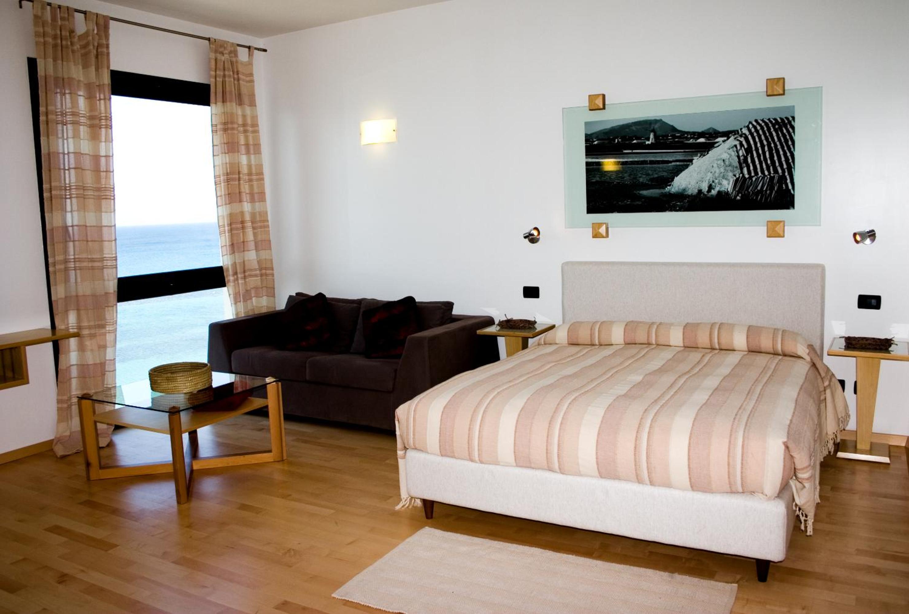 Garibaldi en Trapani — hotel room