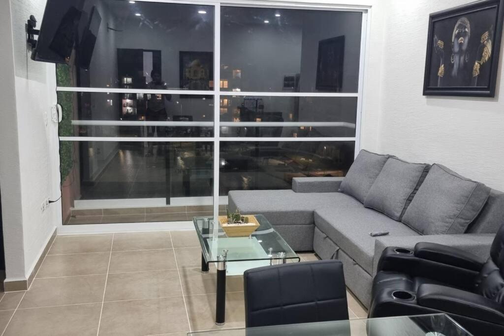 departamento con laguna artificial
