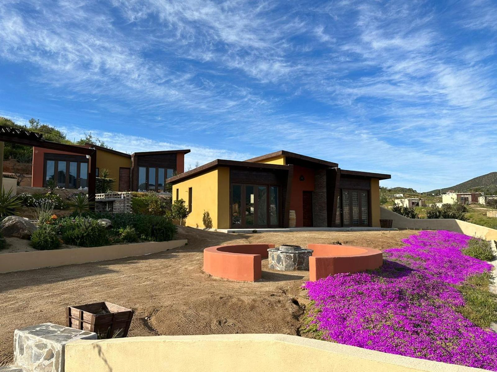 Casa Marron Valle de Guadalupe view 3