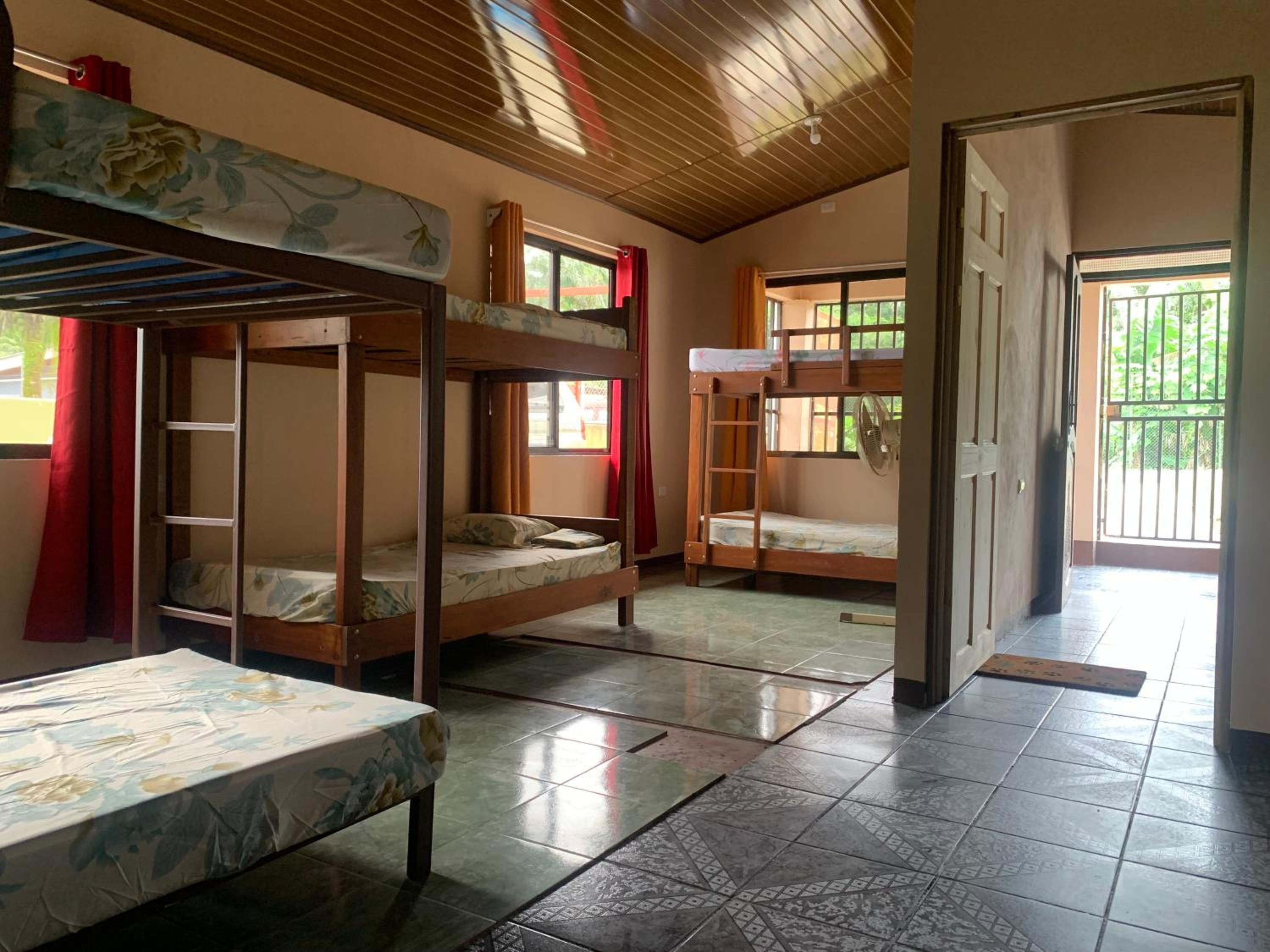 Arenal Family House