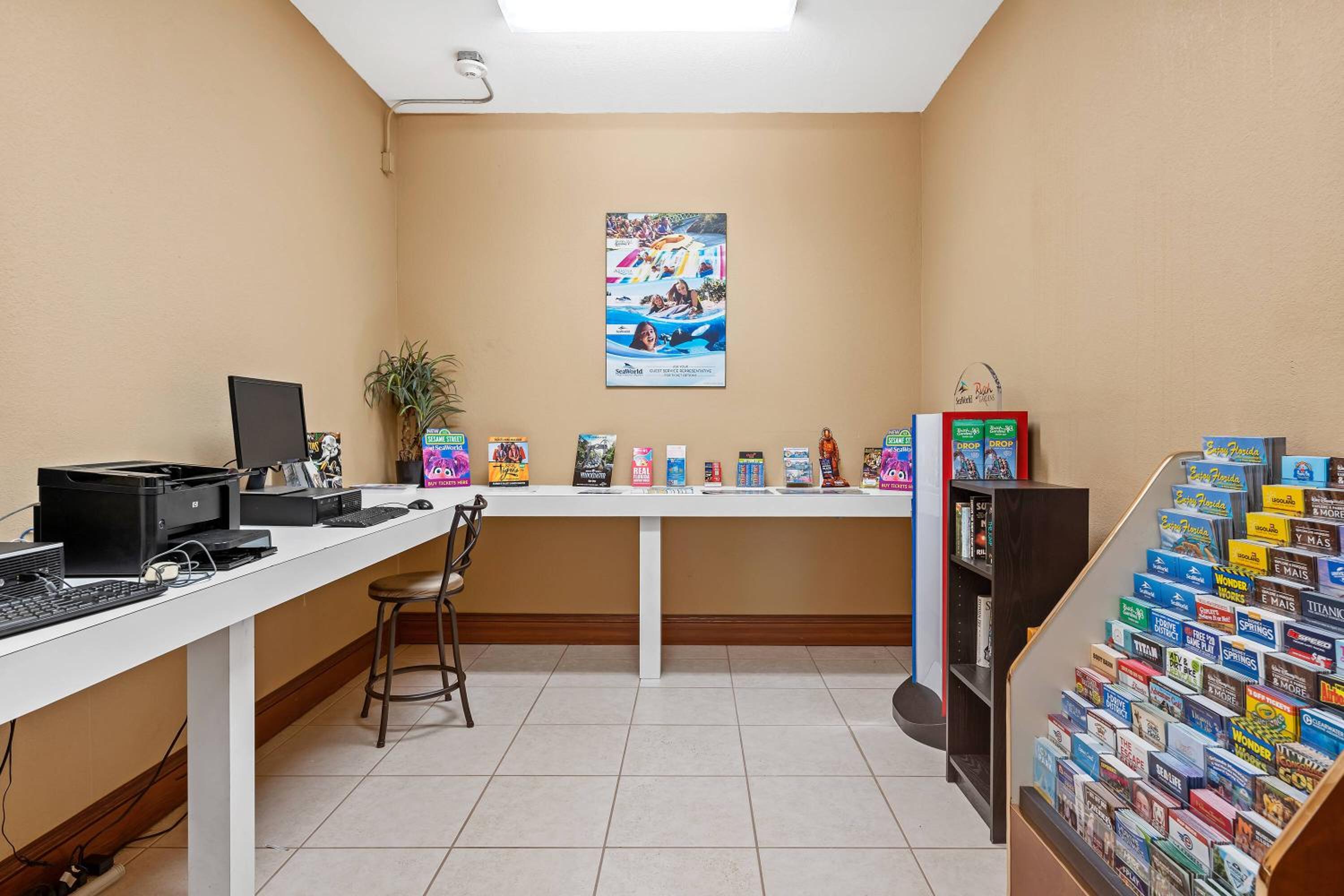 1 BR Apartment 3 Miles from Disney Springs HS307
