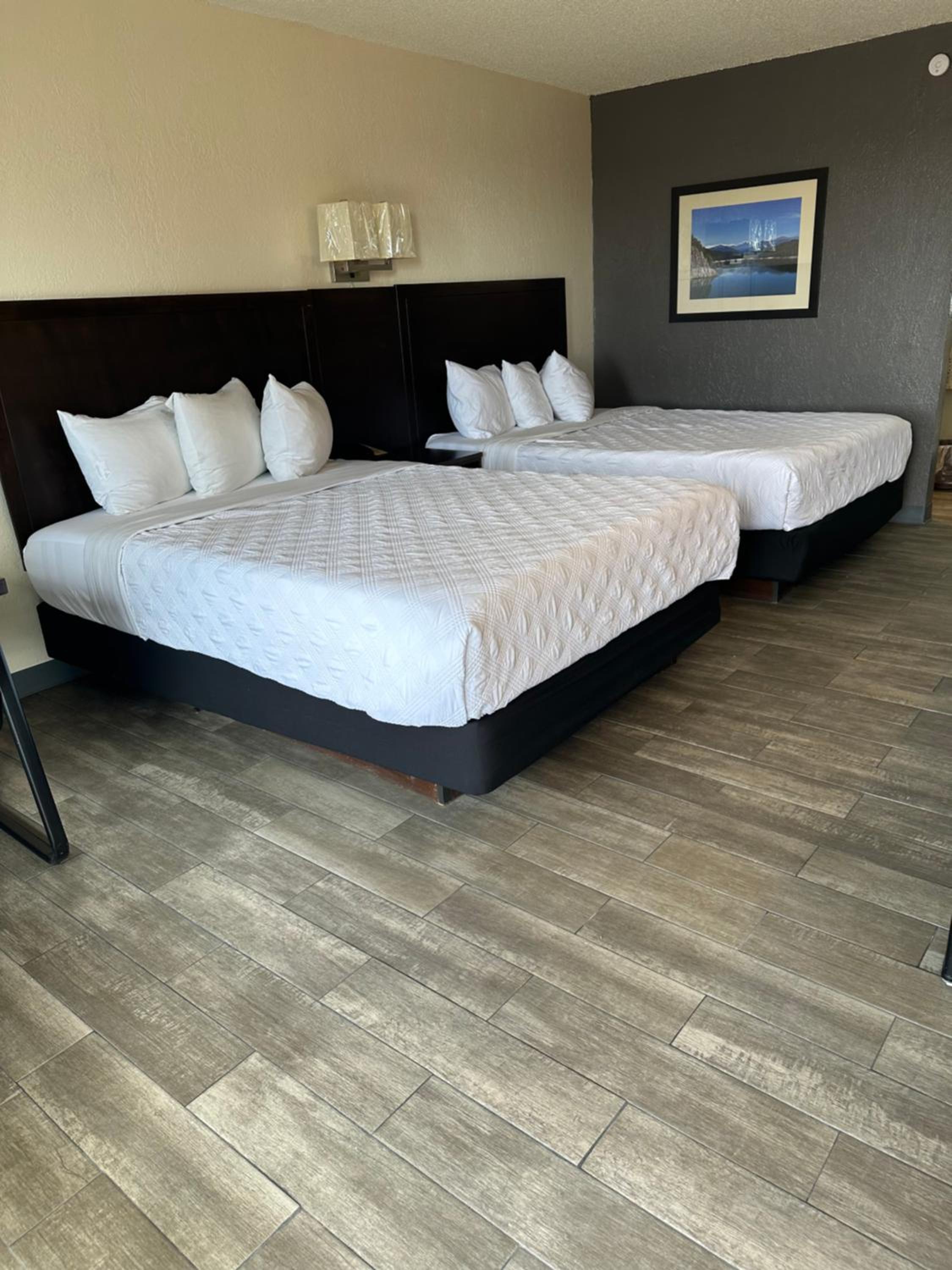 Ambassador Inn "WEEKLY RATE AVAILABLE" view 2