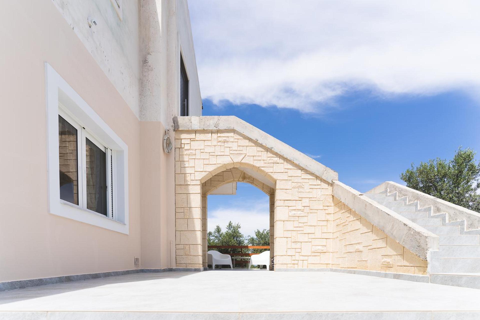 Casa Pierides