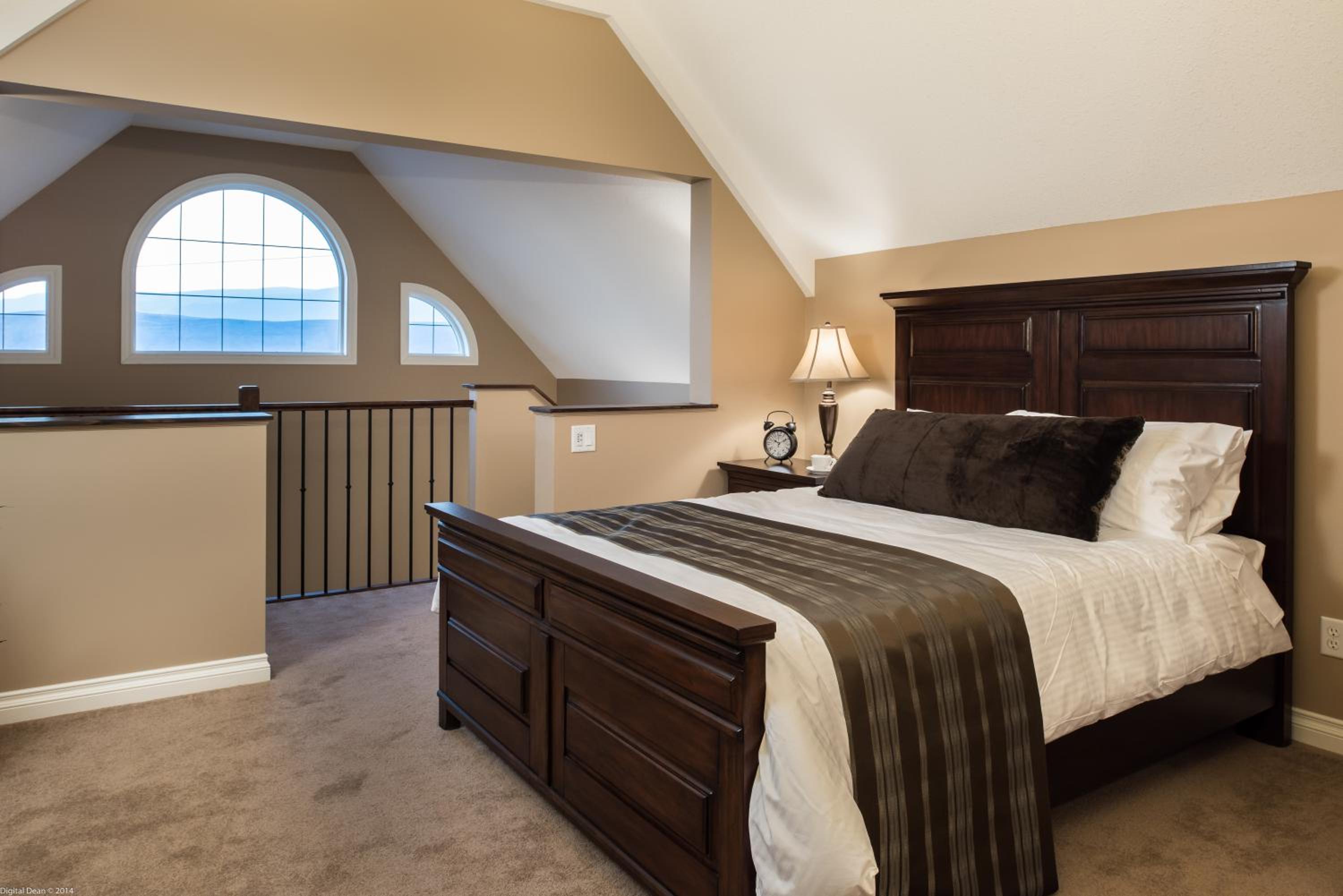 Vernon Vacations - The Castle at Swan Lake - Property Image 9