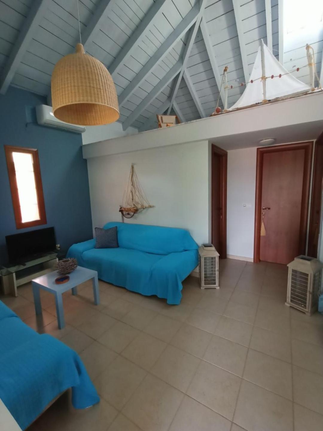 The House in the Mulberries Trees view 4