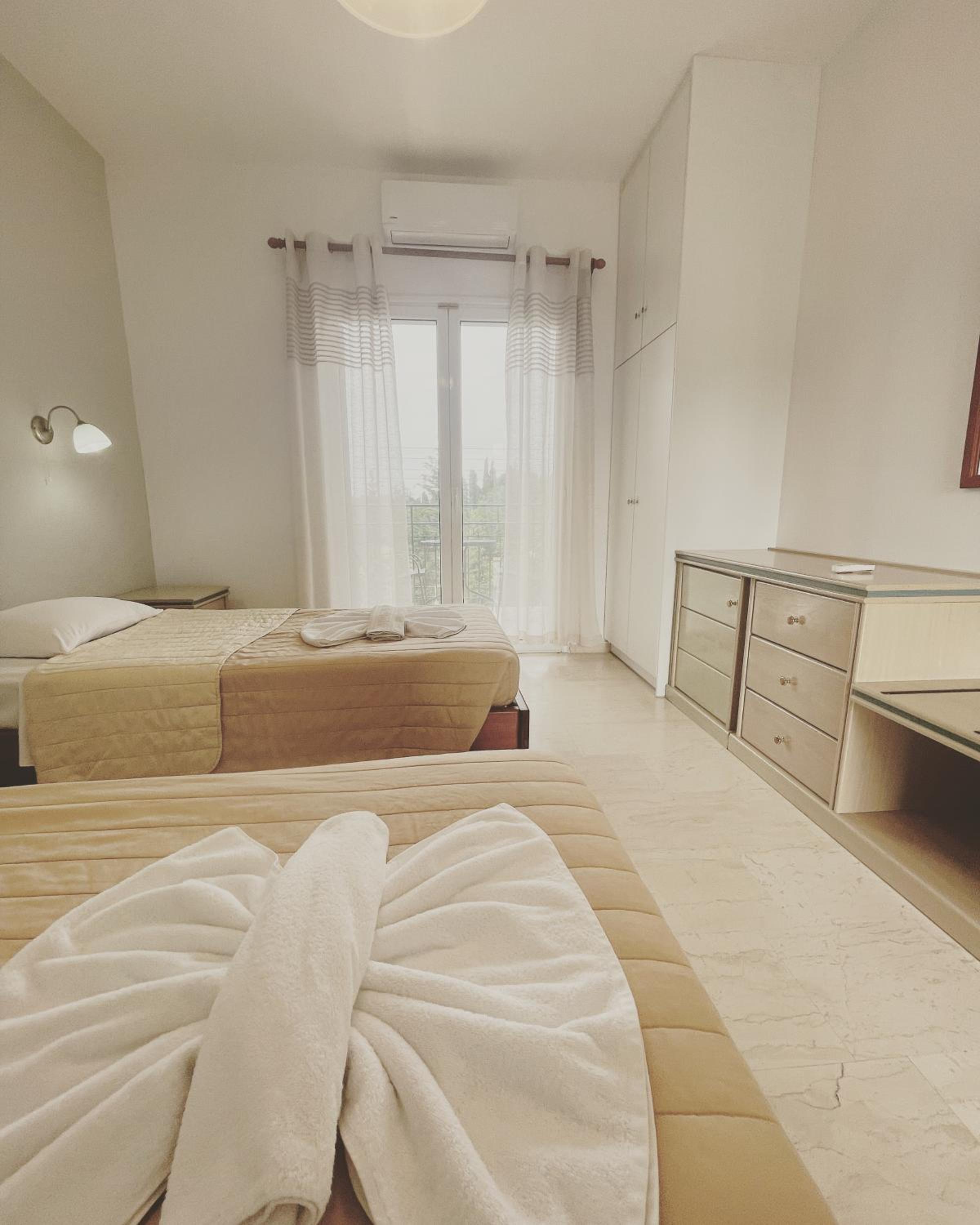 Banos Apartments and swimming pool view 5