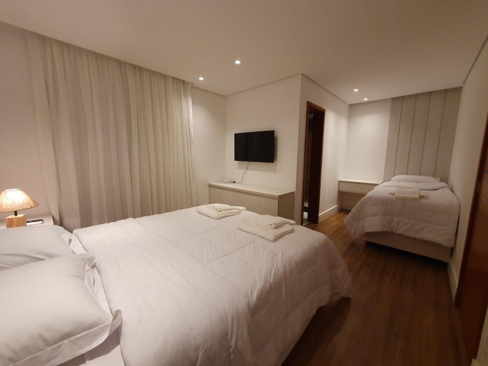 Casa 05 Monte Boa Vista - Casa de Luxo na Serra com Sauna e 4 Suítes