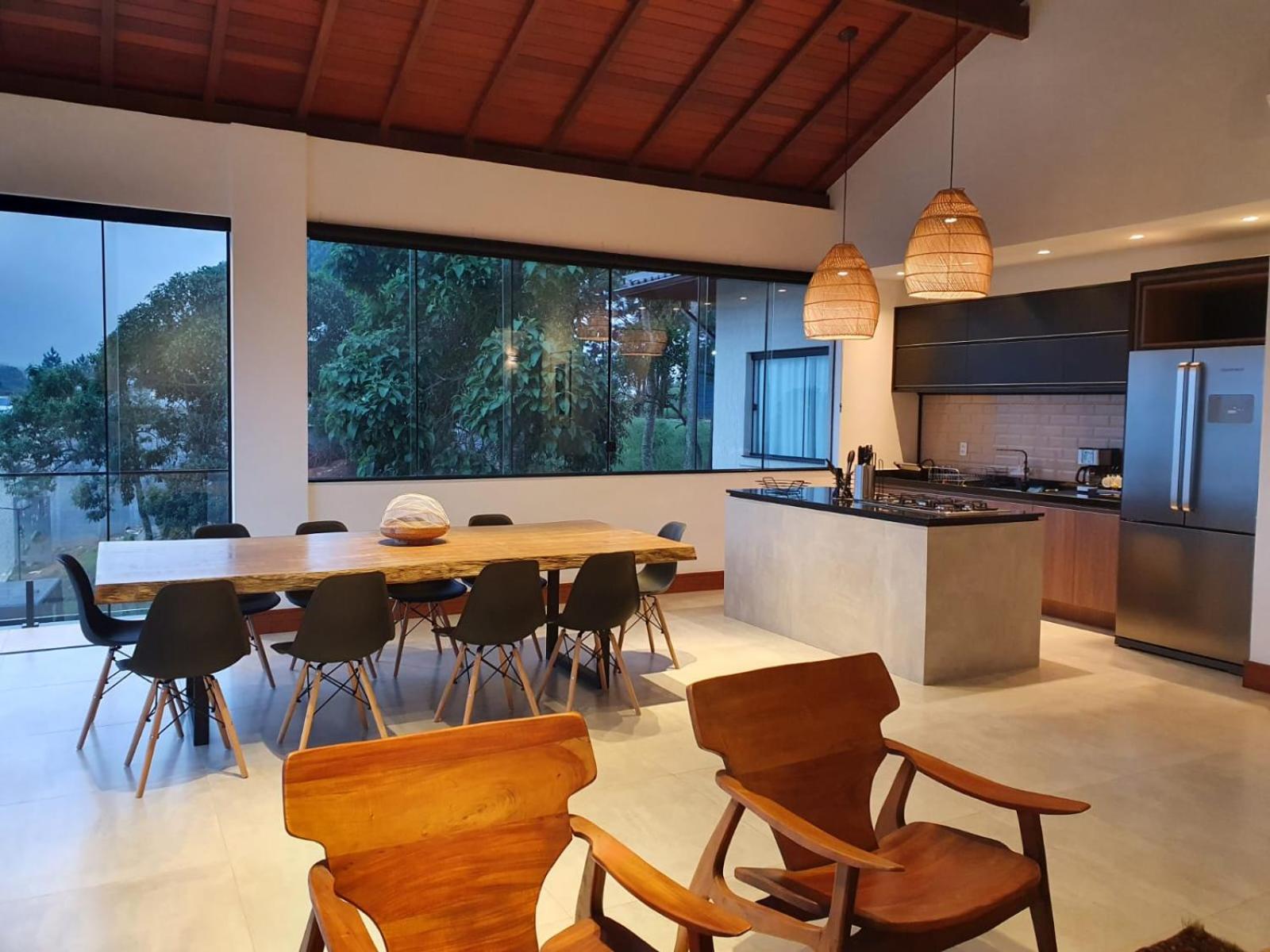 Casa 05 Monte Boa Vista - Casa de Luxo na Serra com Sauna e 4 Suítes