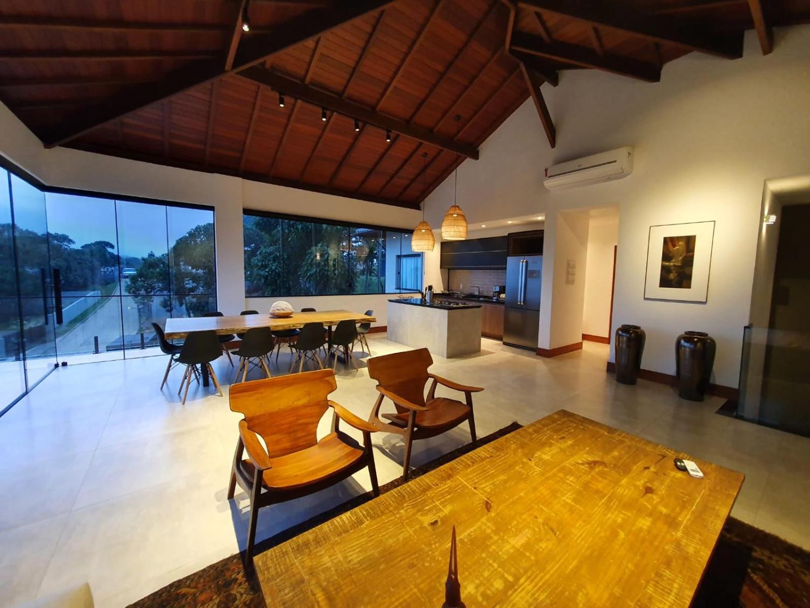 Casa 05 Monte Boa Vista - Casa de Luxo na Serra com Sauna e 4 Suítes