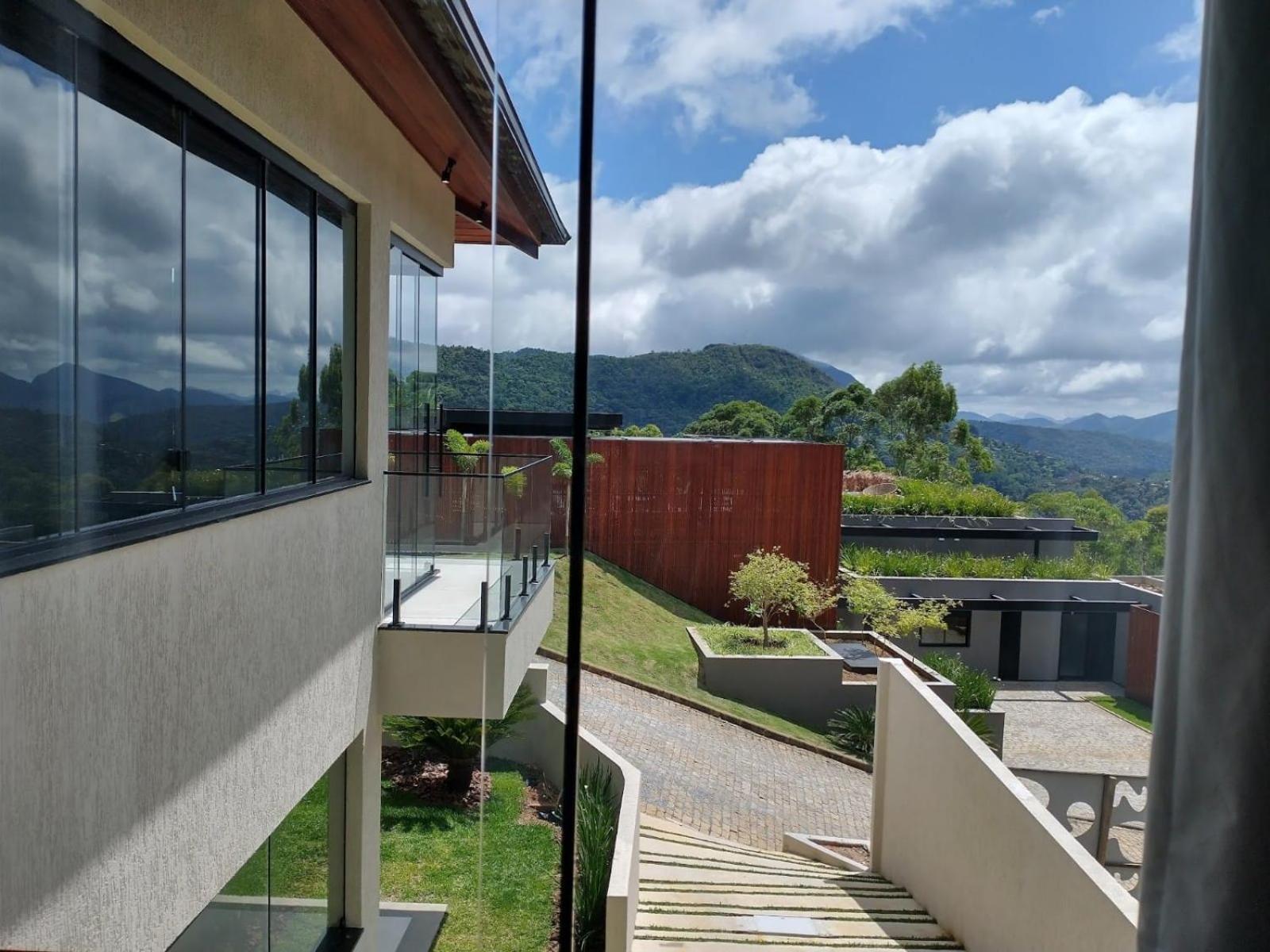 Casa 05 Monte Boa Vista - Casa de Luxo na Serra com Sauna e 4 Suítes