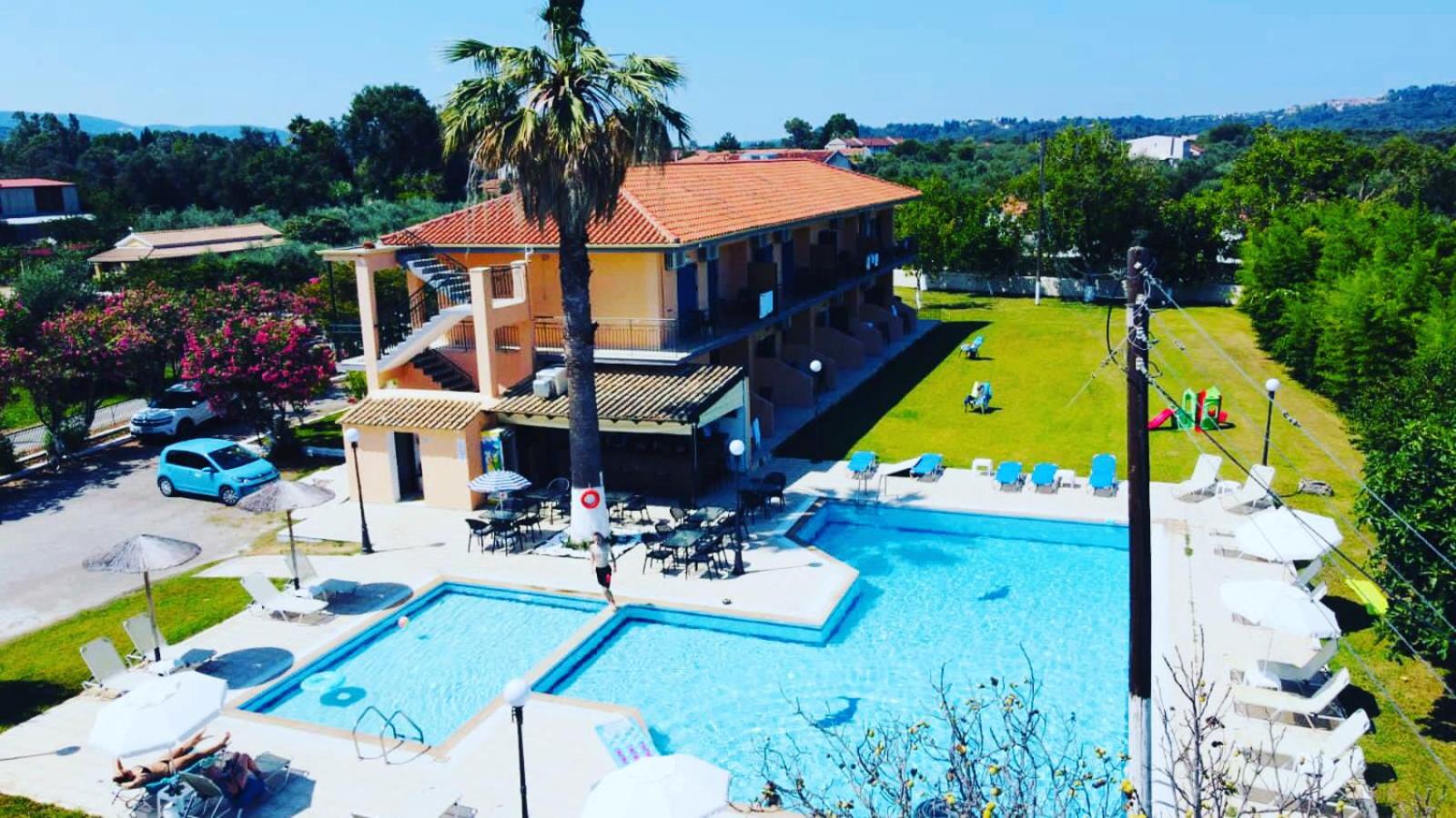 Banos Apartments and swimming pool view 2