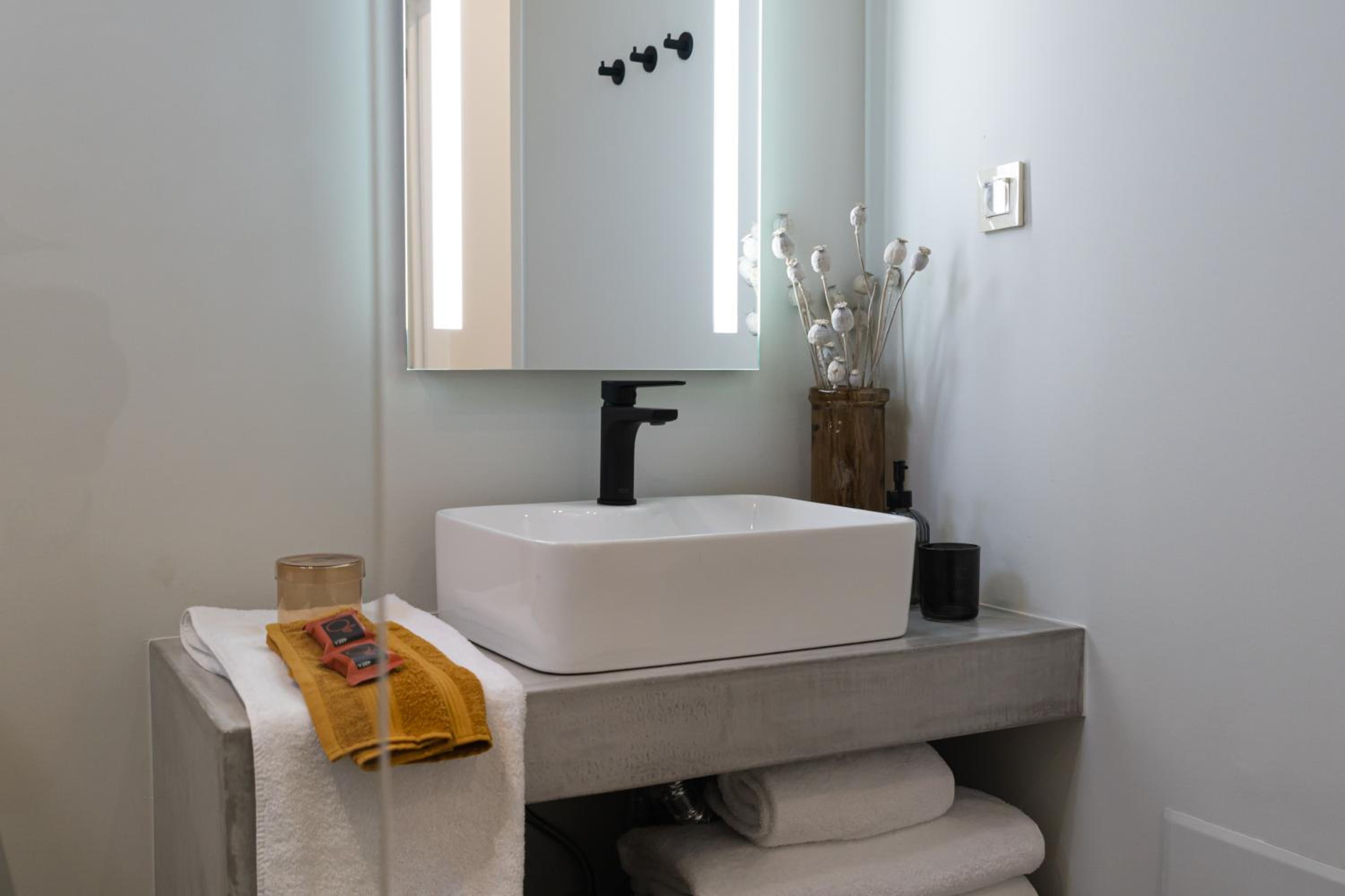 Meliora Suites